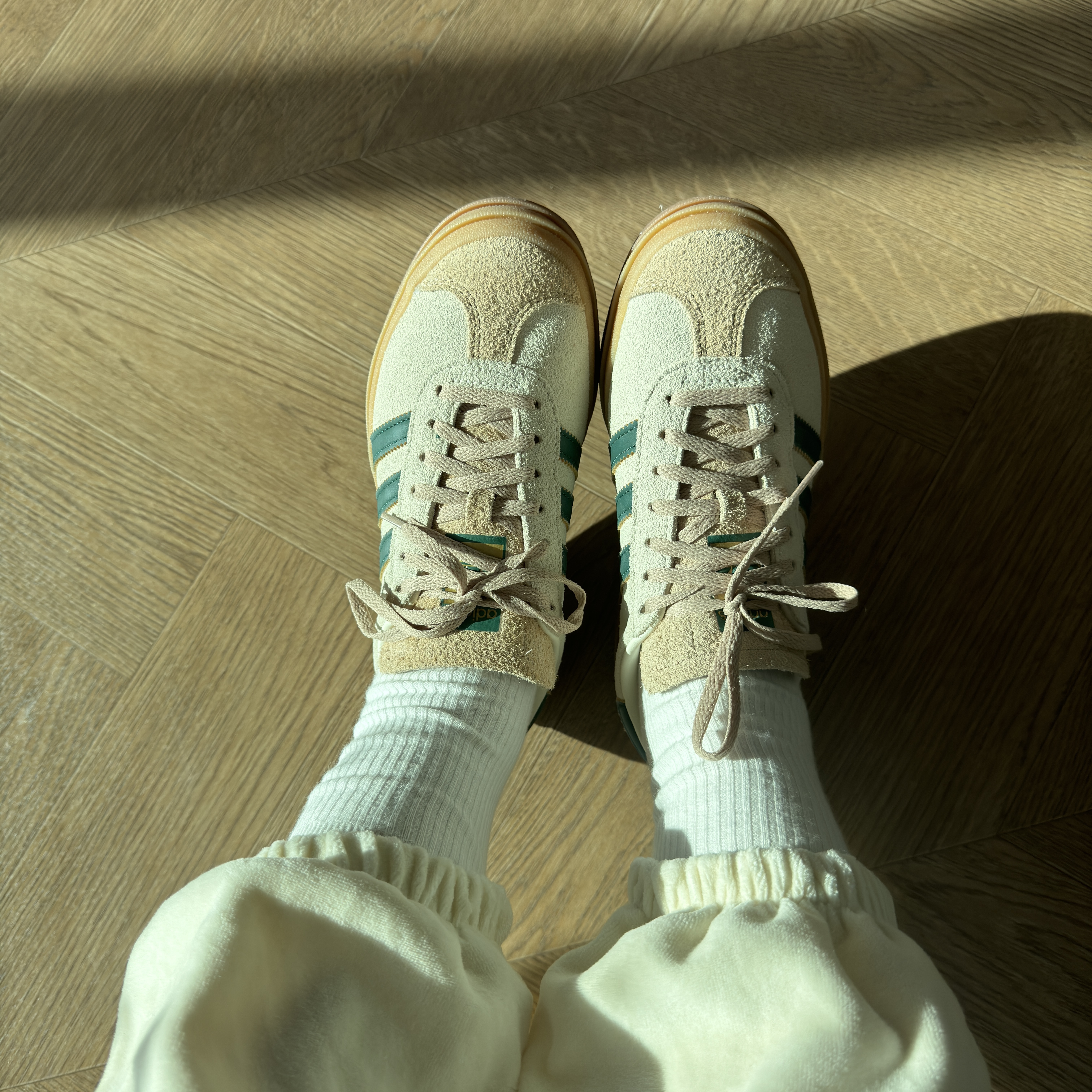 (W) Adidas Gazelle Bold Cream White Collegiate Green 착용 스타일