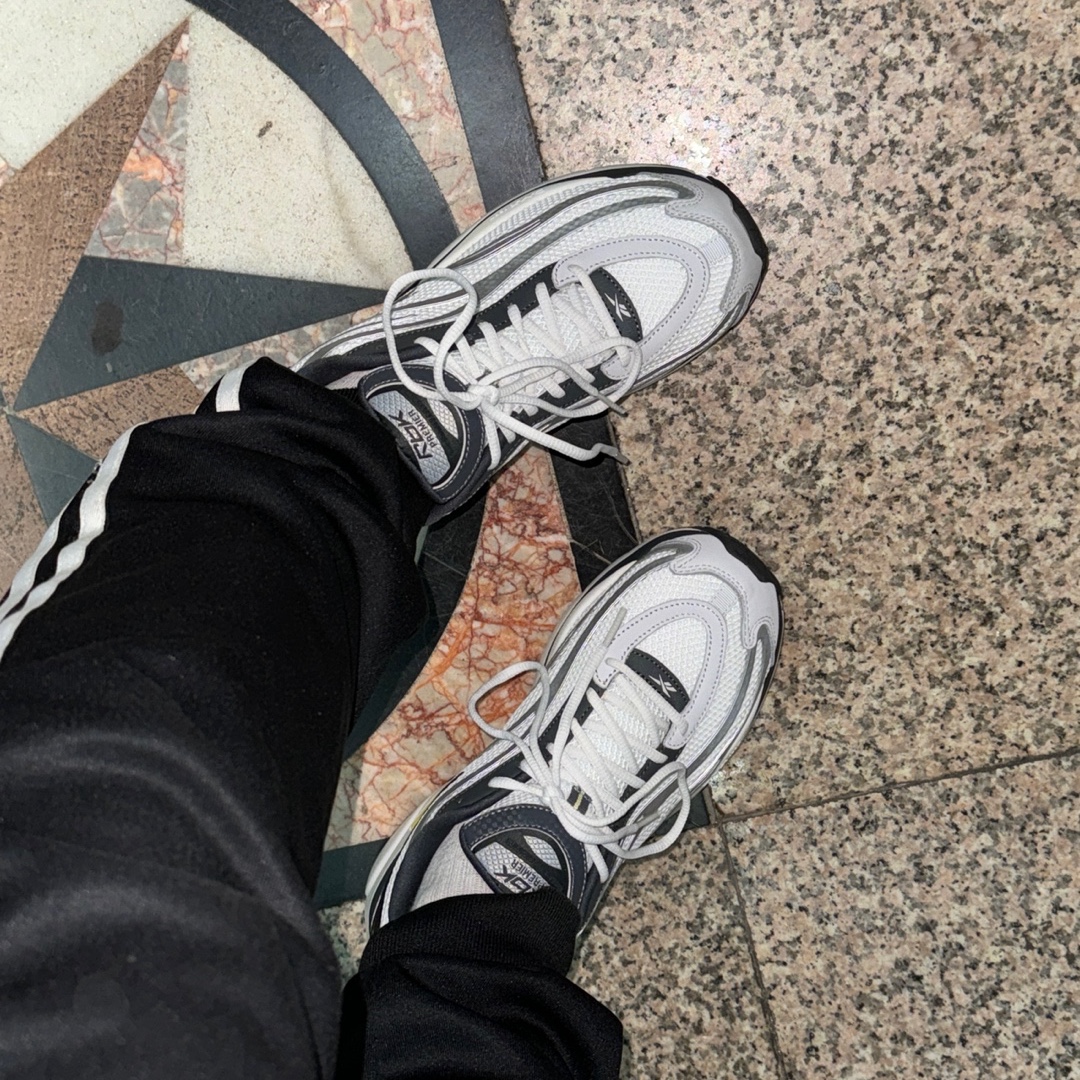 Reebok x Liful Premier Pump Paris Grey 착용 스타일