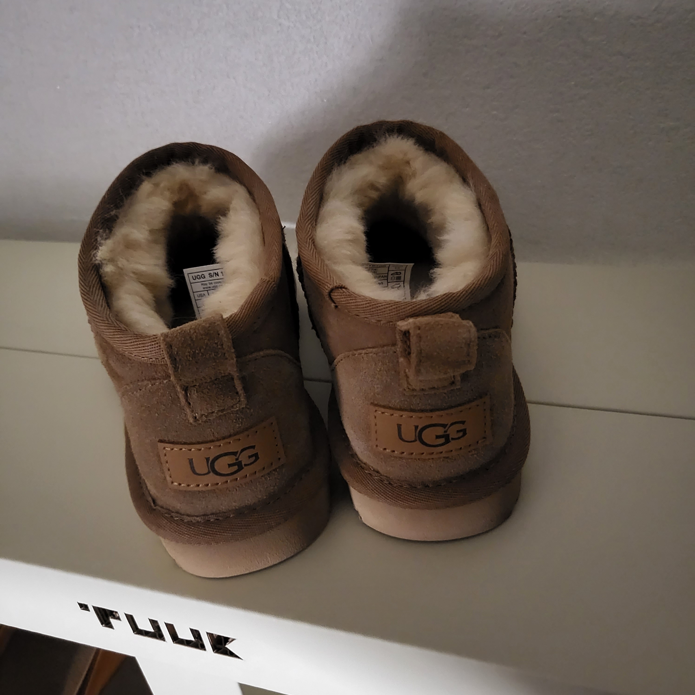 (W) UGG Classic Ultra Mini Boots Chestnut 착용 스타일