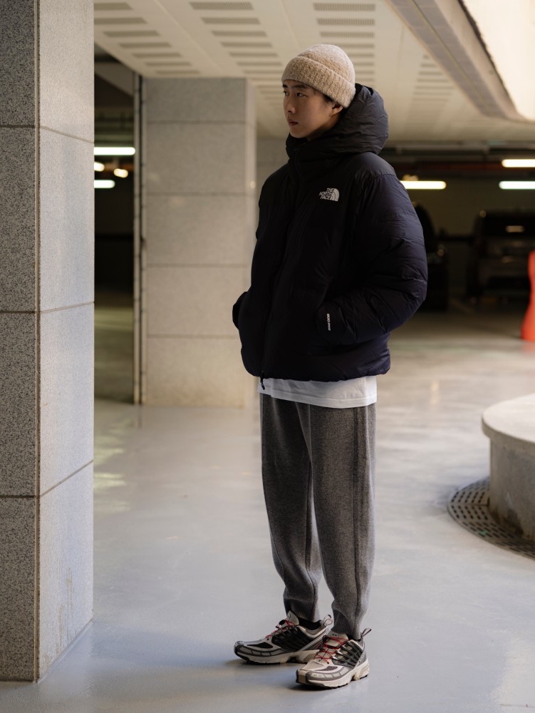 The North Face x Undercover Soukuu Cloud Down Nupste TNF Black Aviator Navy, Salomon ACS Pro Beluga Vintage Khaki 착용 스타일 - 2