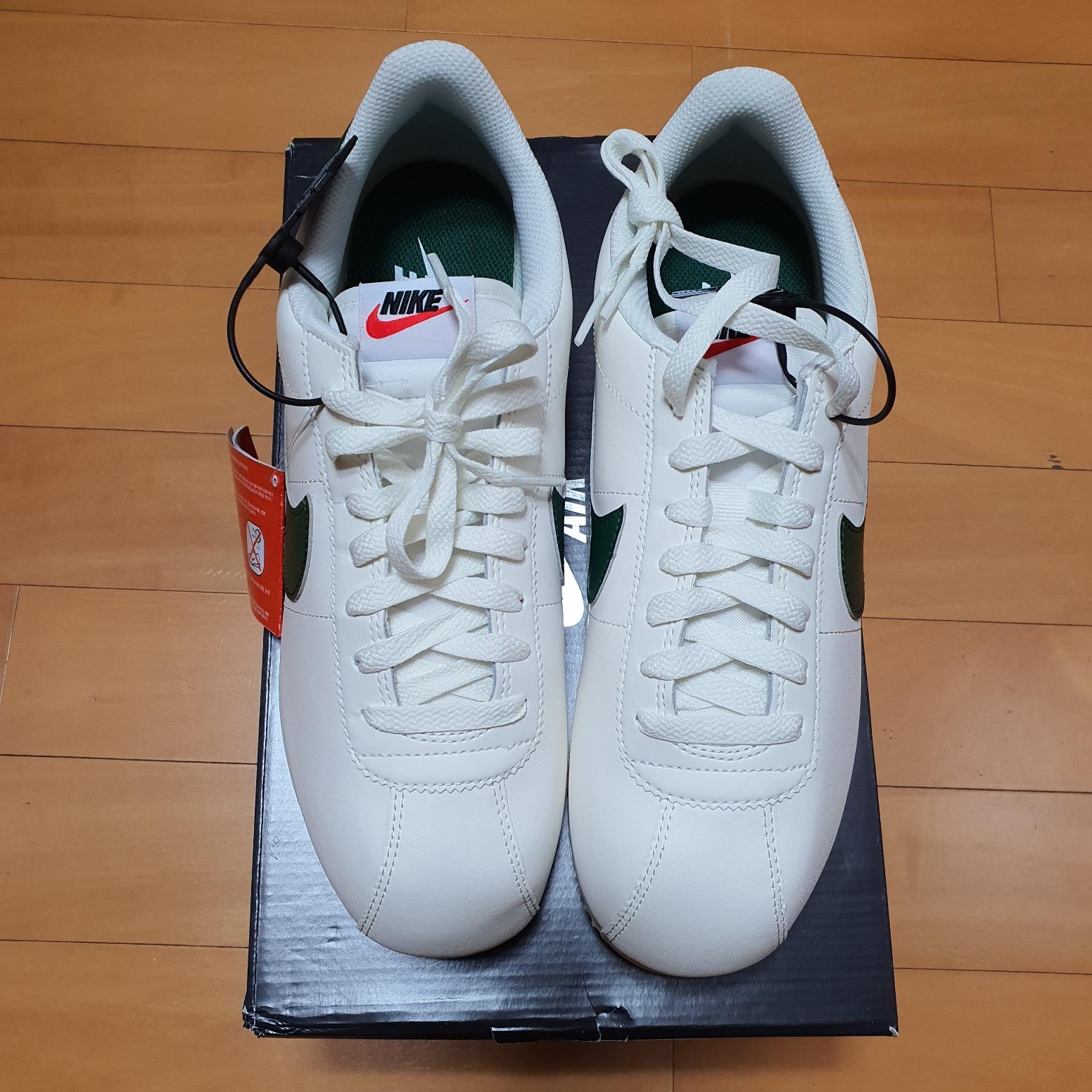 (W) Nike Cortez Gorge Green and Malachite 착용 스타일