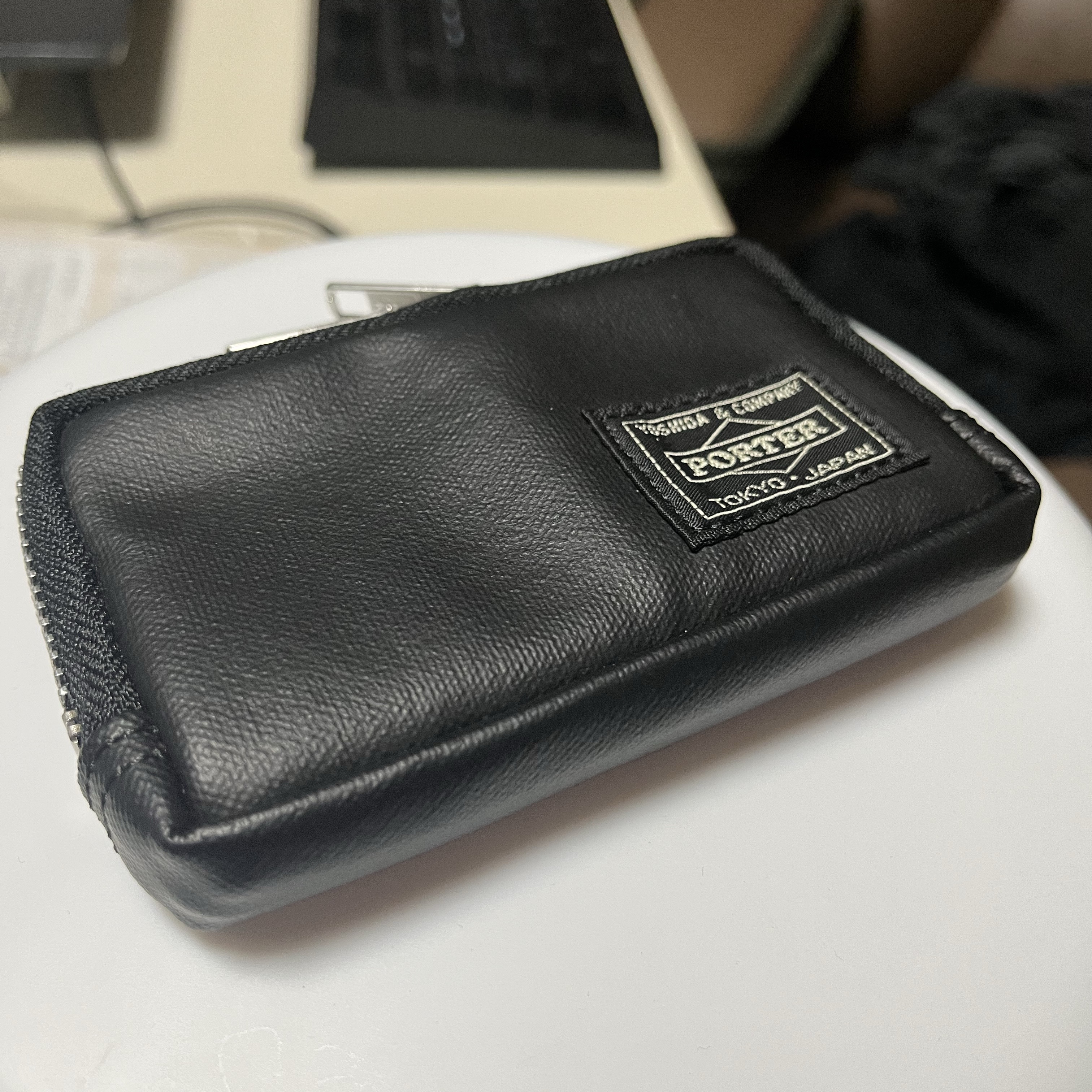 Porter Freestyle Multi Coin Case Black 착용 스타일 - 1