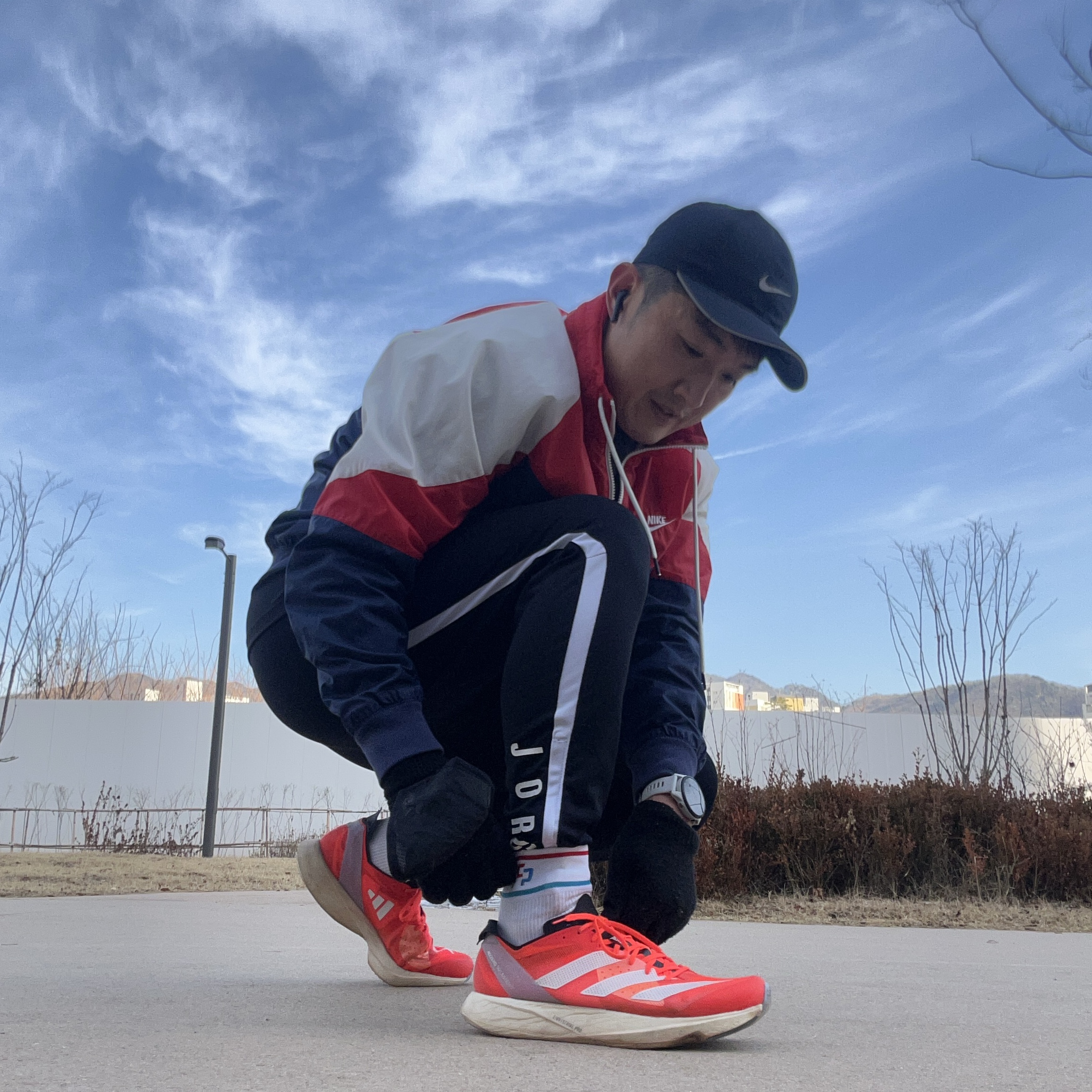 Adidas Adizero Takumi Sen 9 Solar Red 착용 스타일