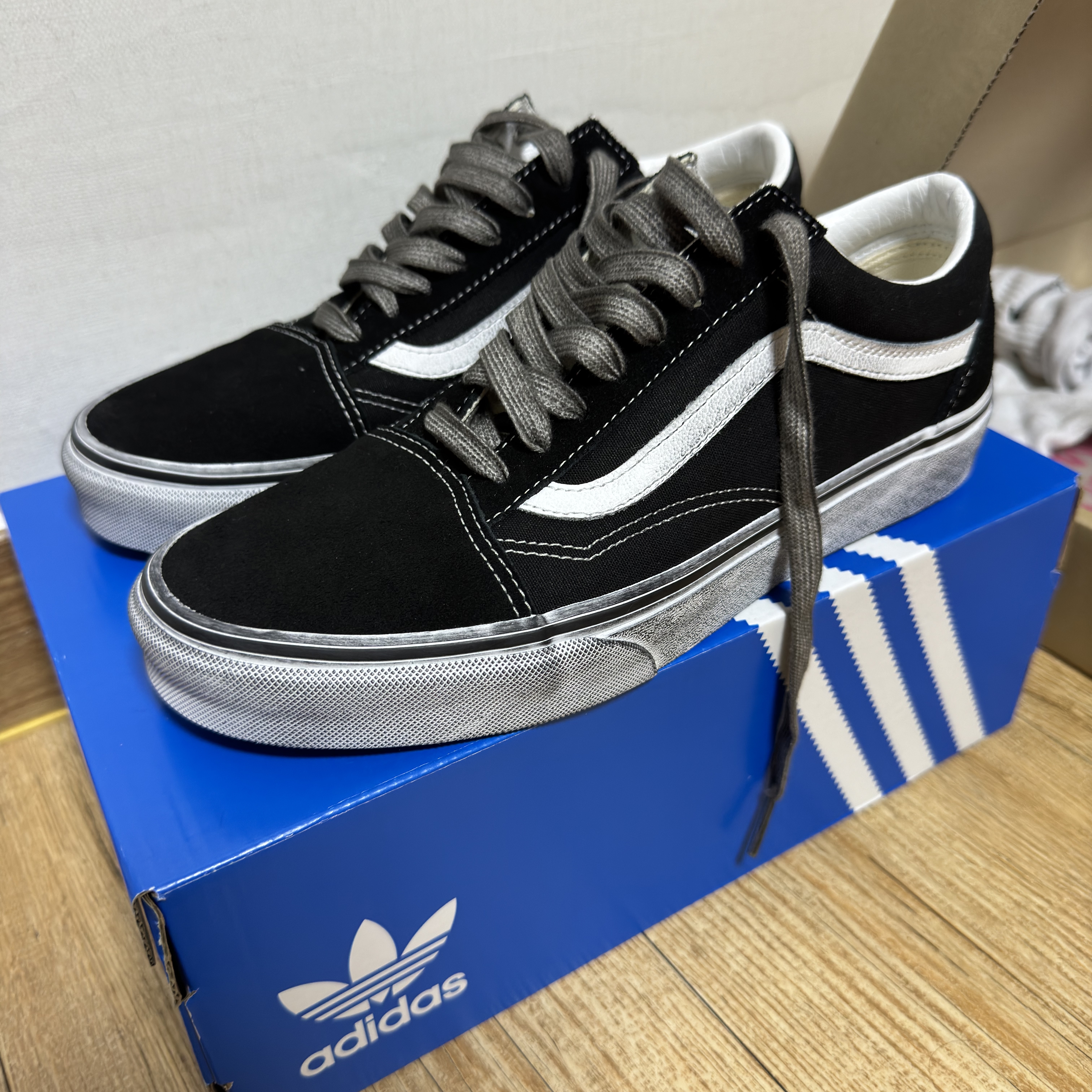Vans Old Skool Stressed Black White 착용 스타일