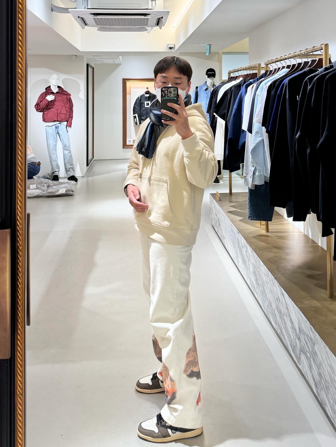 Wooyoungmi Flower Print Hoodie Ivory - 23SS, Wooyoungmi Long Straight Denim Pants Black -23FW 착용 스타일 - 5