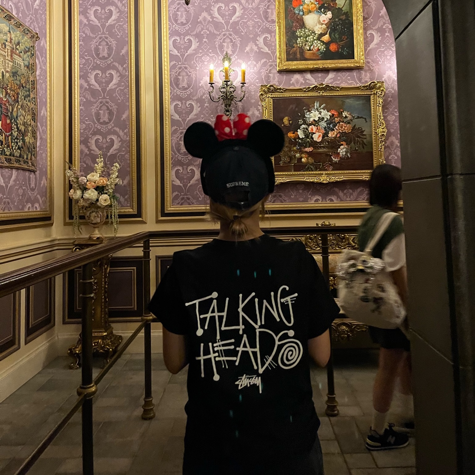 Stussy x Talking Heads Stop Making Sense T-Shirt Black, Supreme Pigment Print S Logo 6-Panel Navy - 23FW 착용 스타일 - 1