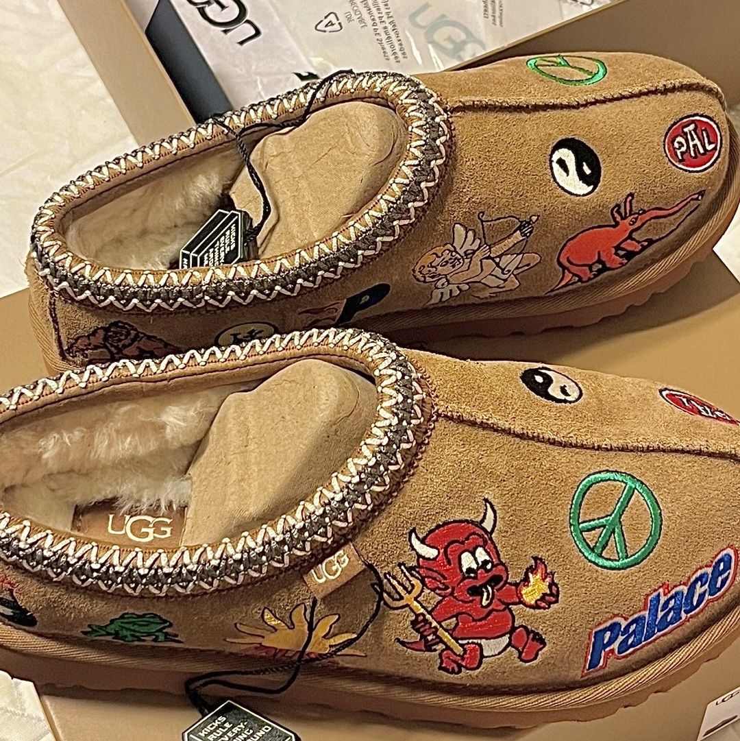 UGG x Palace Tasman Slipper Chestnut 착용 스타일 - 4