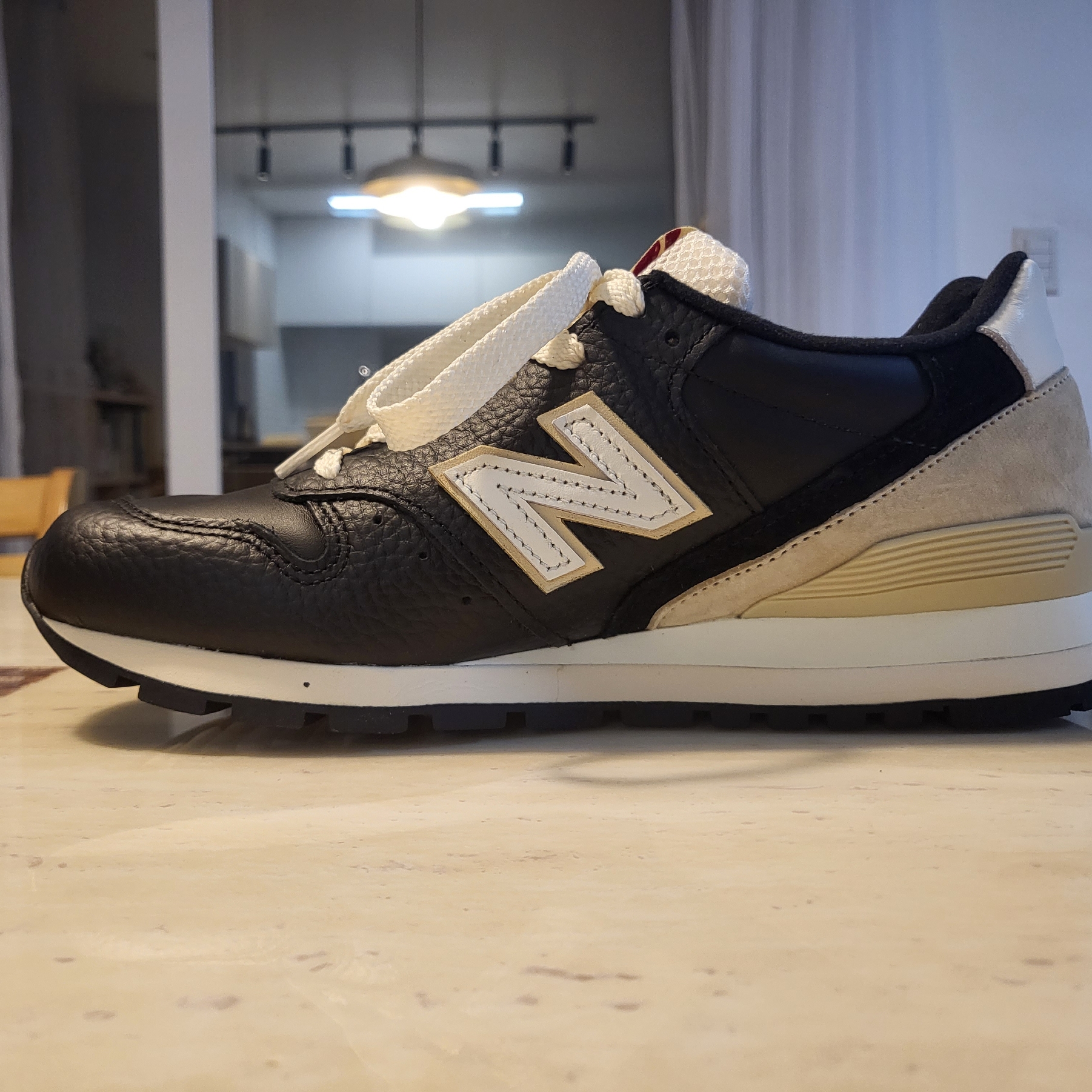 New Balance x Aime Leon Dore Made in USA 996 Black Sandstone 착용 스타일 - 4