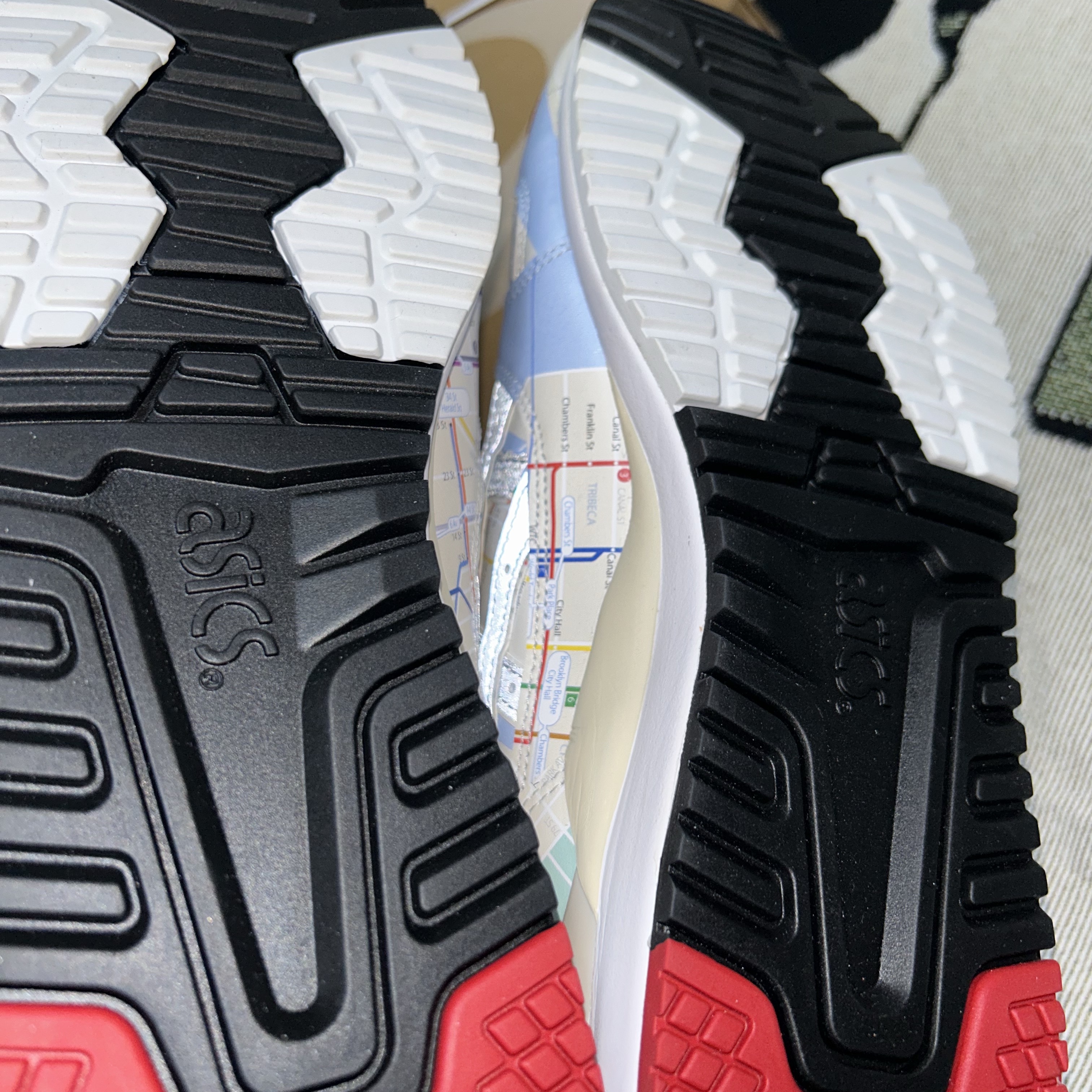 Asics x Atmos Gel-Lyte III OG Subway Pack NYC 착용 스타일 - 6