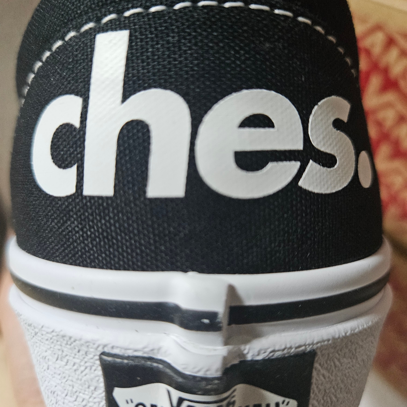 Vans x Peaches. Classic Slip-On Black True White 착용 스타일 - 1