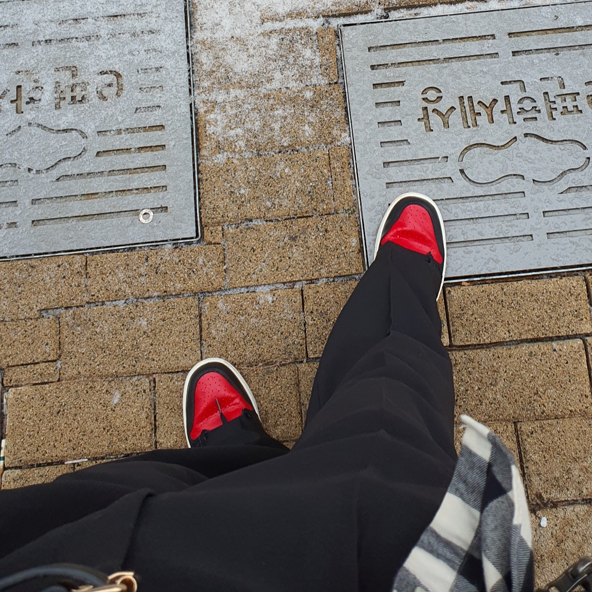 (W) Jordan 1 Low Black Gym Red 착용 스타일