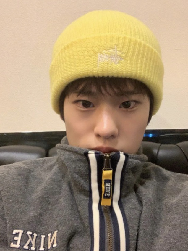 Stussy Basic Cuff Beanie Mustard 2021 착용 스타일