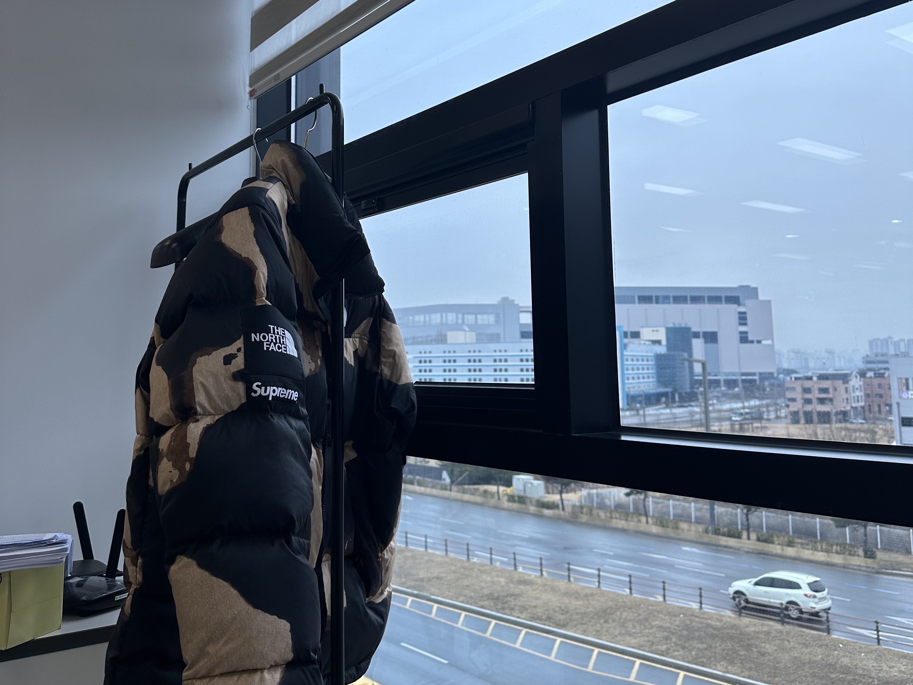 Supreme x The North Face Bleached Denim Print Nuptse Jacket Black - 21FW 착용 스타일