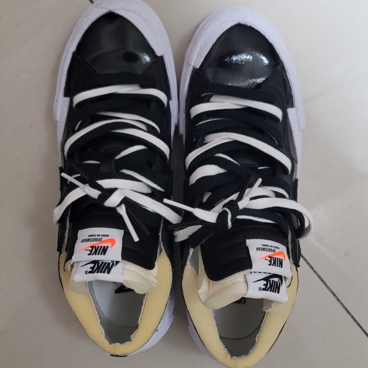 Nike x Sacai Blazer Low Black Patent Leather 착용 스타일