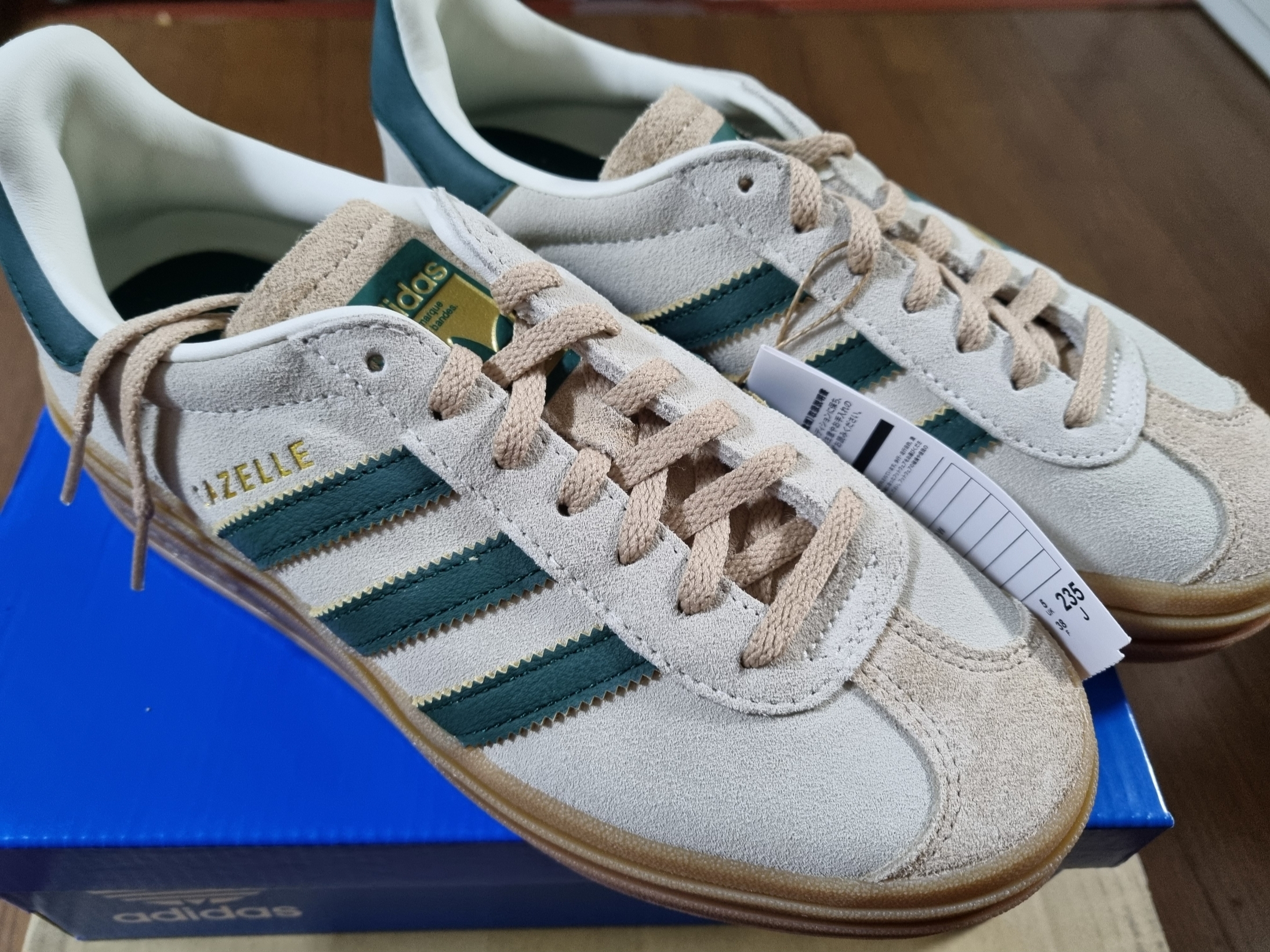 (W) Adidas Gazelle Bold Cream White Collegiate Green 착용 스타일 - 1