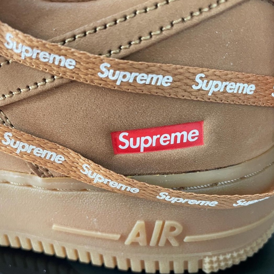 Nike x Supreme Air Force 1 Low Flax 착용 스타일 - 2