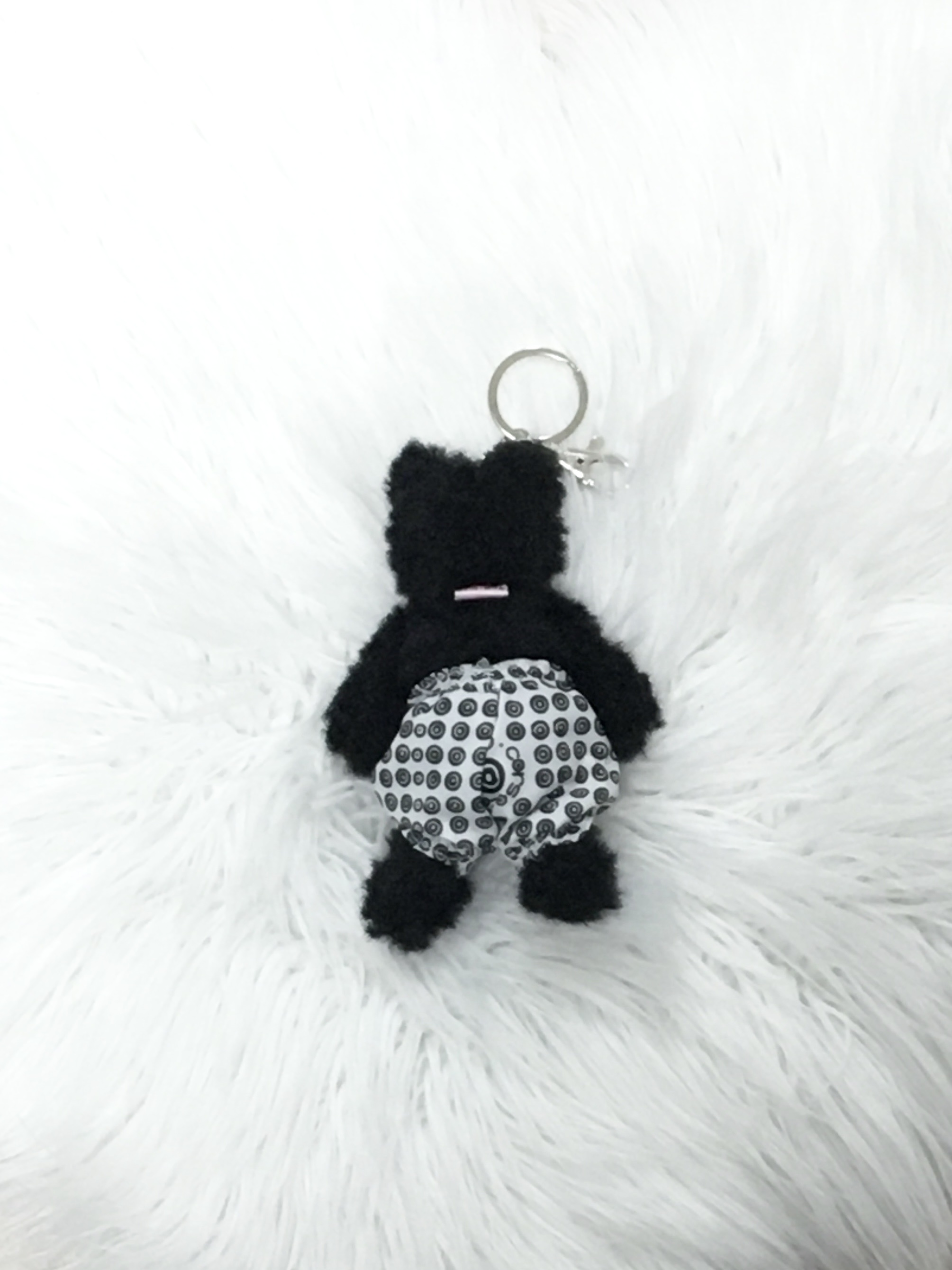 Monamhee x 10 Corso Como Bianco Keyring Black 착용 스타일