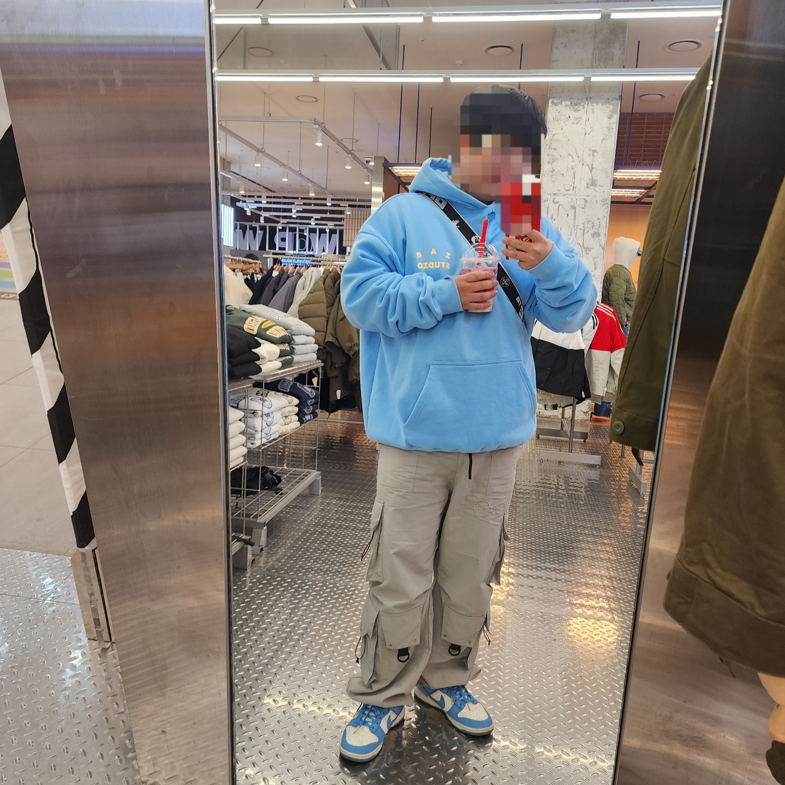 IAB Studio Hoodie Sky Blue Lemon, Nike Dunk Low Retro University Blue 착용 스타일