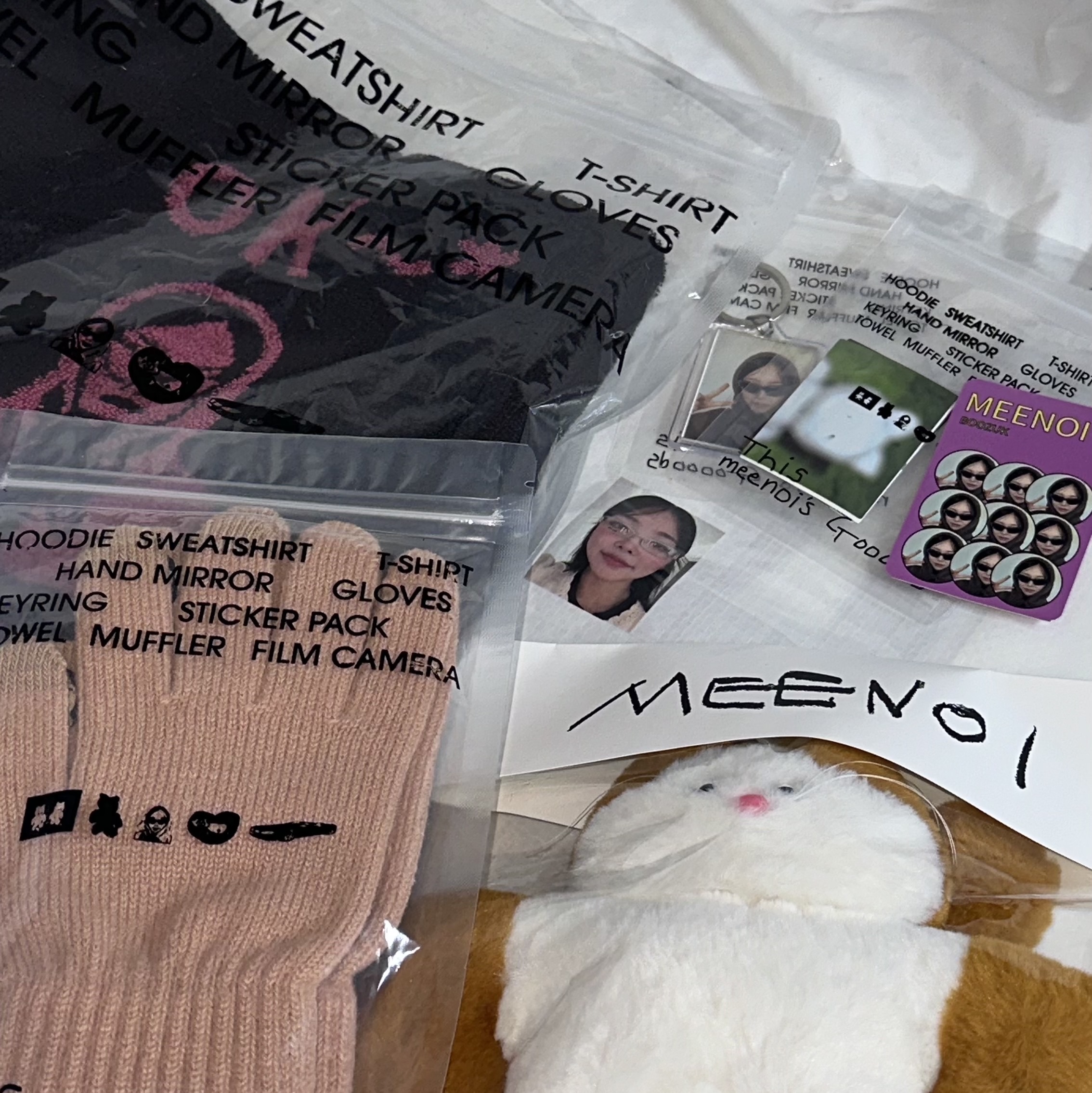 Meenoi Selfie Keyring, Meenoi x Lelbobrown Sesame 'ㄱ' Keyring 착용 스타일
