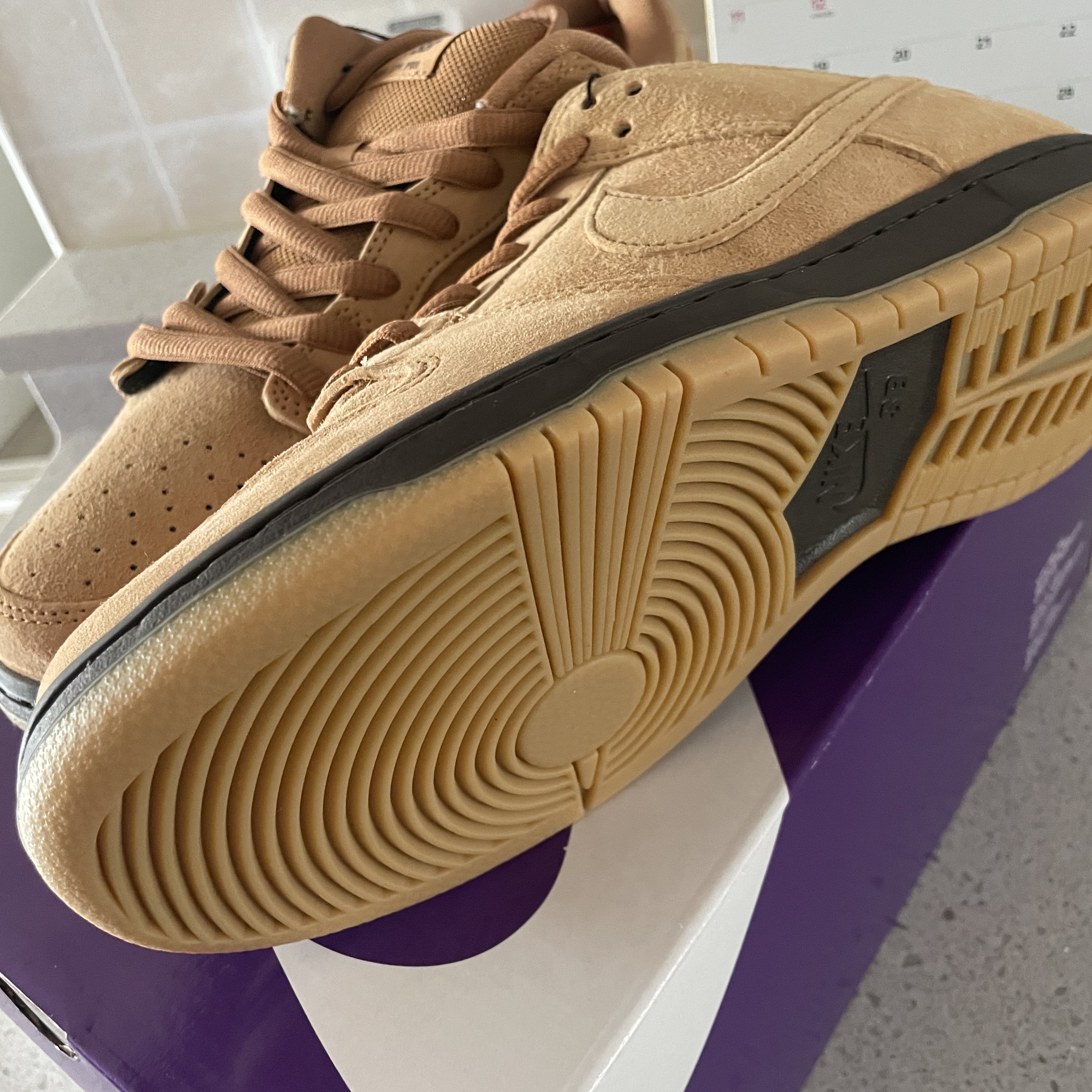 Nike SB Dunk Low Pro Wheat 2023, Nike SB Dunk Low Pro Safari 착용 스타일 - 2