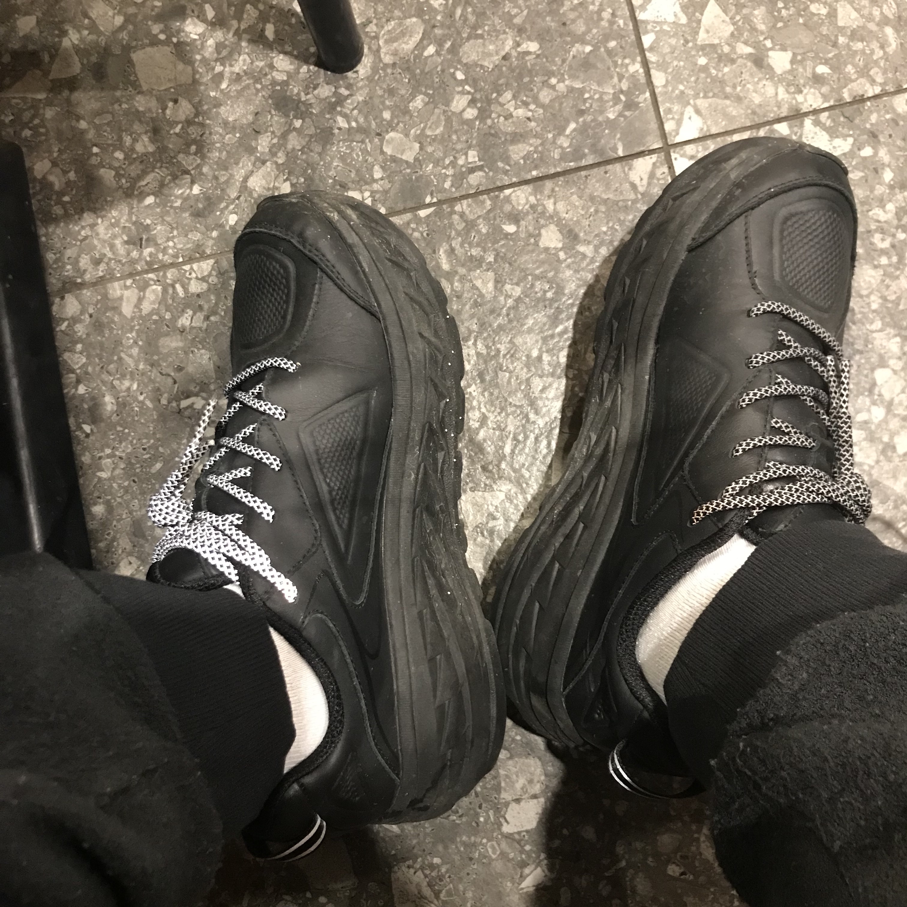 Hoka Bondi LTR Black - Wide 착용 스타일