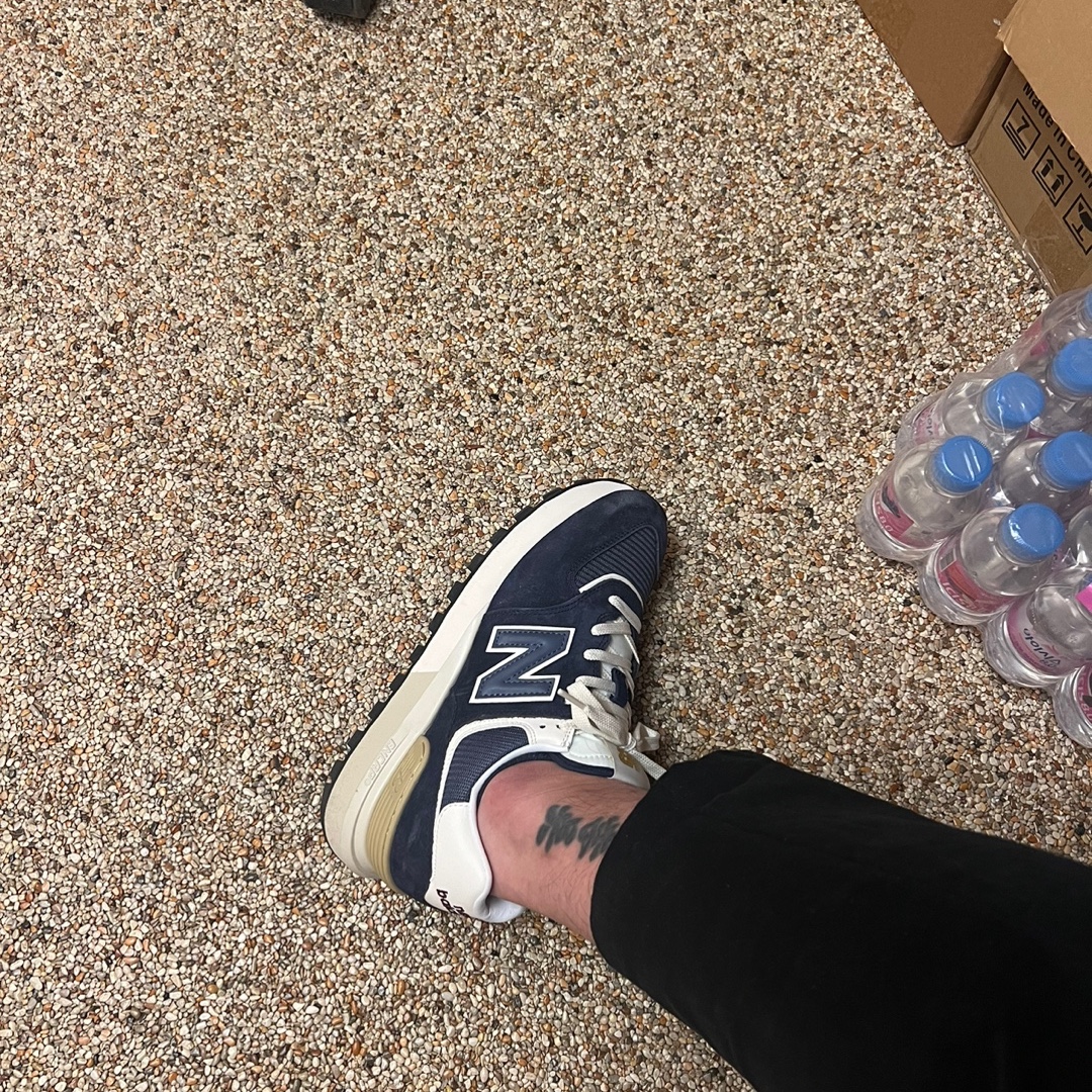 New Balance 574 Legacy Navy 착용 스타일 - 1
