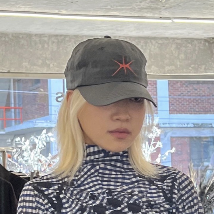 Yunse Hatch Nylon Cap Grey 착용 스타일 - 3