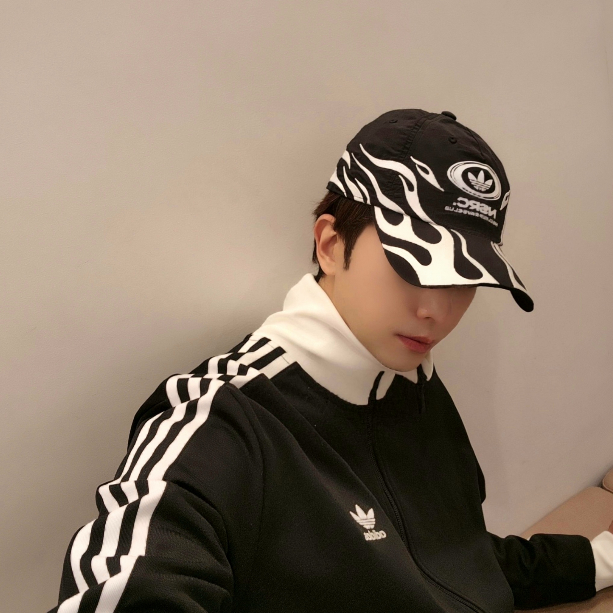 Adidas Superstar Core Black White, Adidas x NSRC Cap Black 착용 스타일 - 3