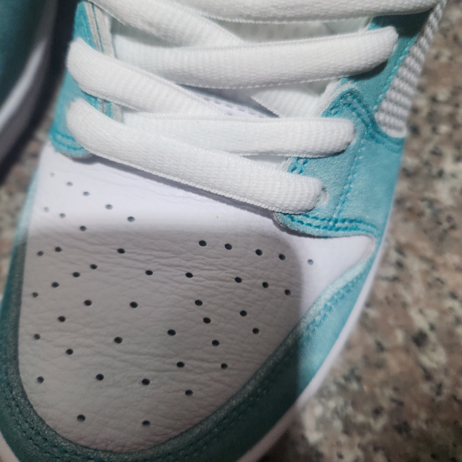 Nike x April Skateboards SB Dunk Low Pro QS Racer Blue Metallic Silver 착용 스타일 - 3