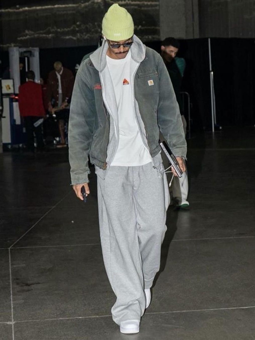Carhartt WIP Organic Cotton Dearborn Canvas OG Detroit Jacket Deep Hamilton Brown Aged Canvas - Winter, (W) Carhartt WIP Black Stone Washed OG Active Jacket Black Stone Washed - Winter 착용 스타일 - 6