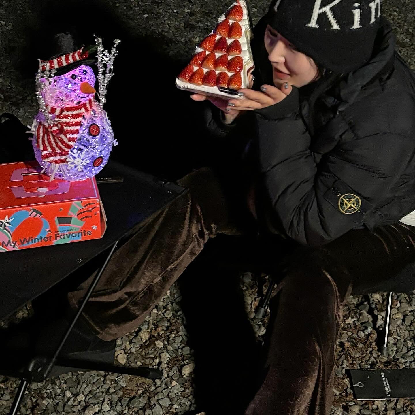 Helinox V-Tarp 4.0 Black, Supreme Box Logo Lamp Red (Korean Ver.) - 23FW 착용 스타일 - 3