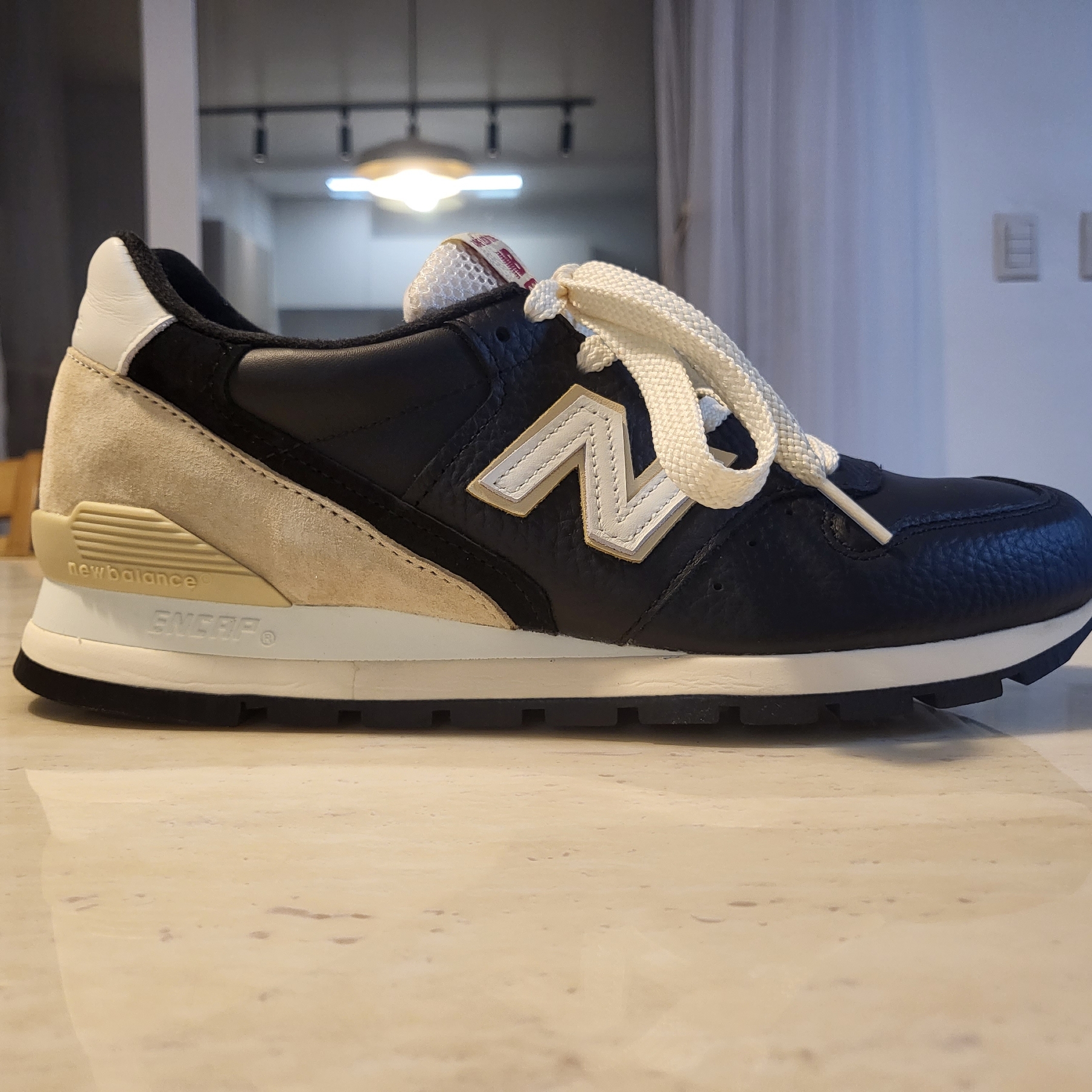 New Balance x Aime Leon Dore Made in USA 996 Black Sandstone 착용 스타일 - 6