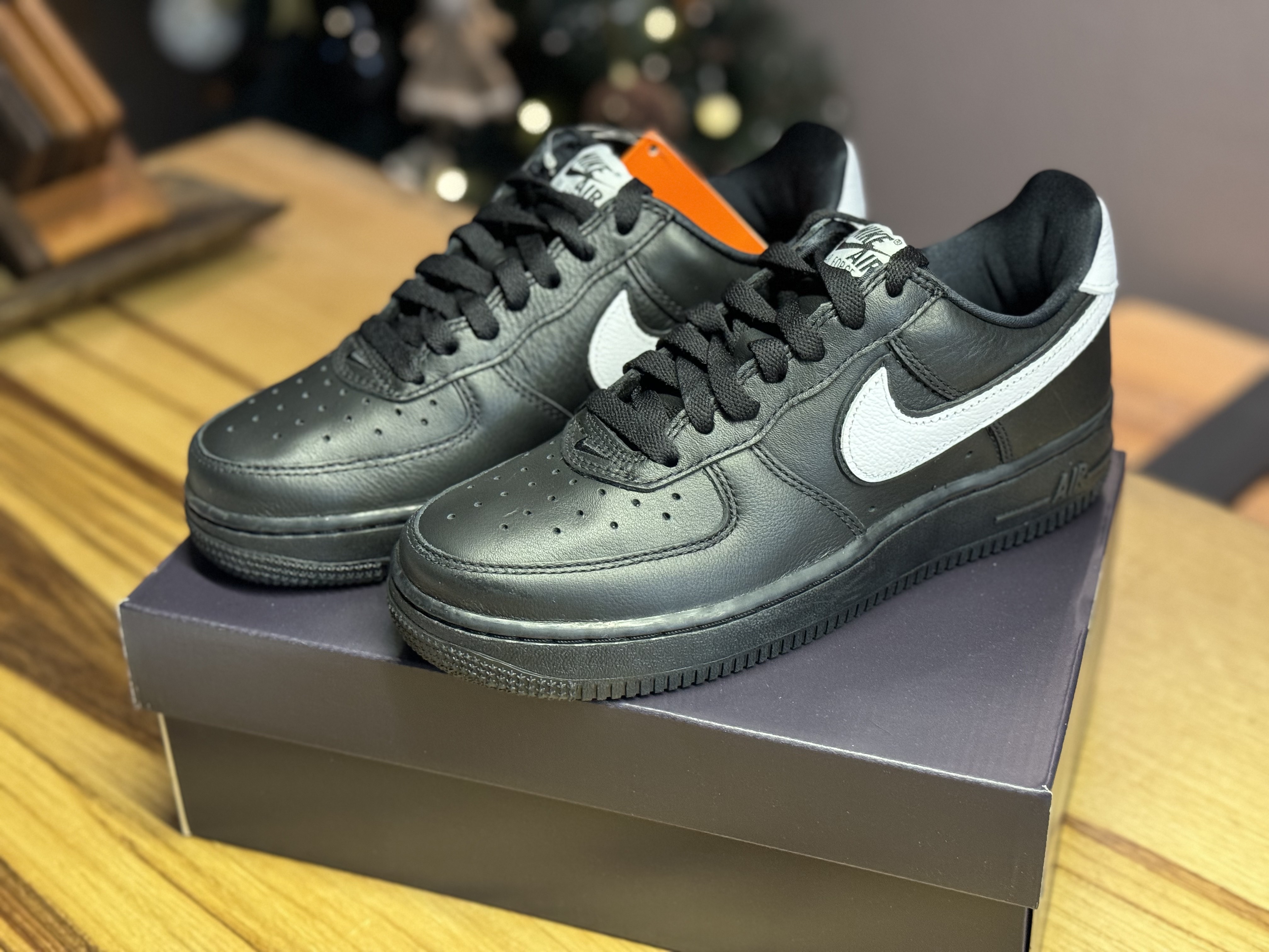Nike Air Force 1 Low QS Black White 착용 스타일 - 2