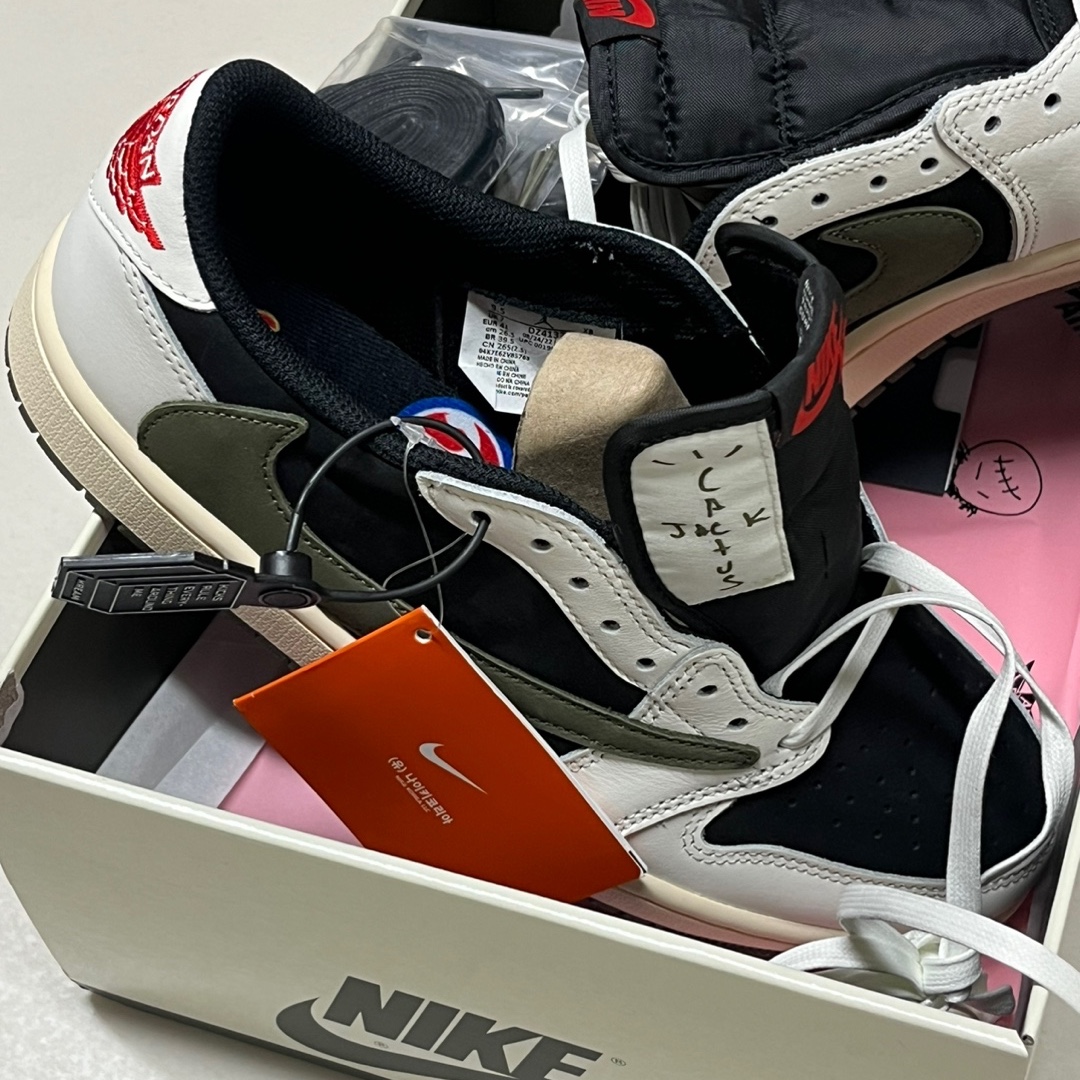 (W) Jordan 1 x Travis Scott Retro Low OG SP Medium Olive 착용 스타일