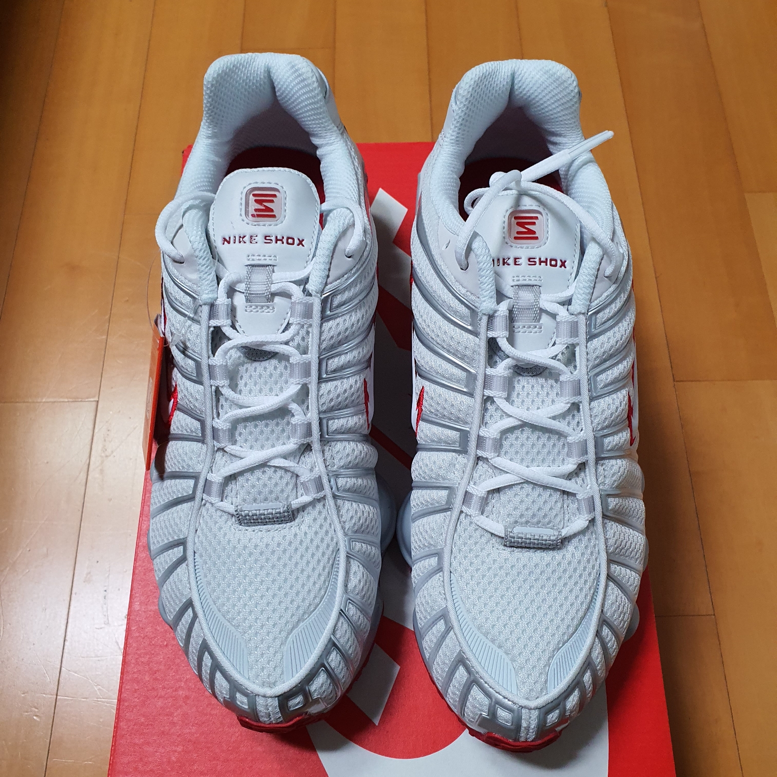 (W) Nike Shox TL Platinum Tint 착용 스타일
