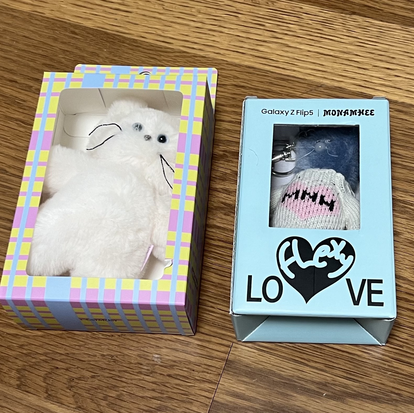 Cosymosy Custom Cat Keyring Cream - KREAM Exclusive, Monamhee Love Flexy Keyring Blue 착용 스타일