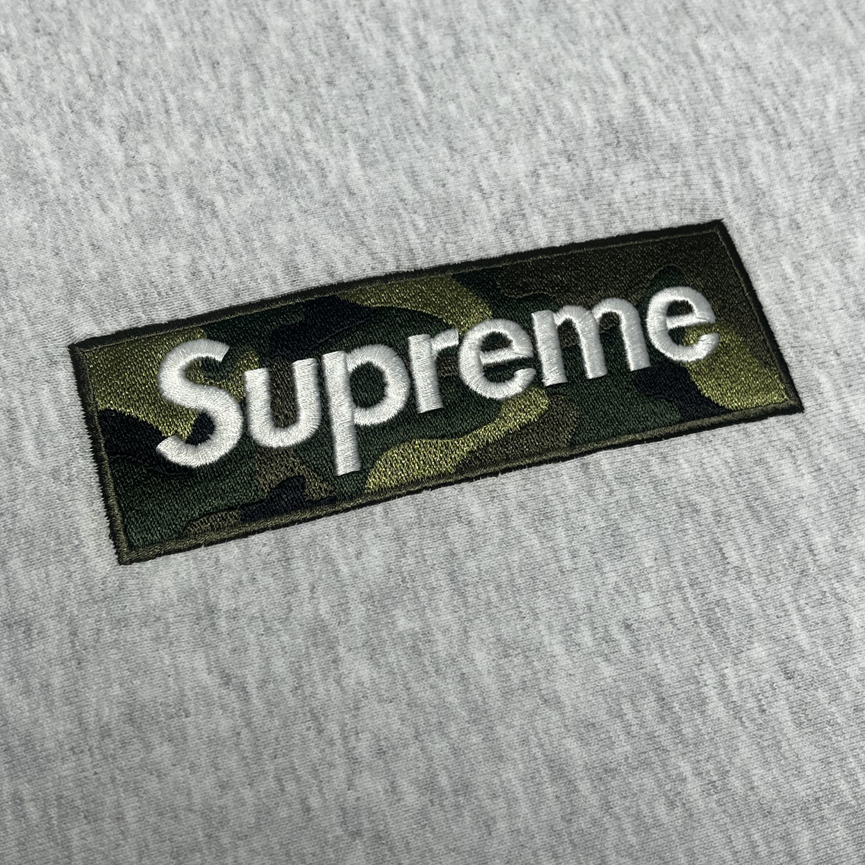 Supreme Box Logo Hooded Sweatshirt Ash Grey - 23FW 착용 스타일 - 1