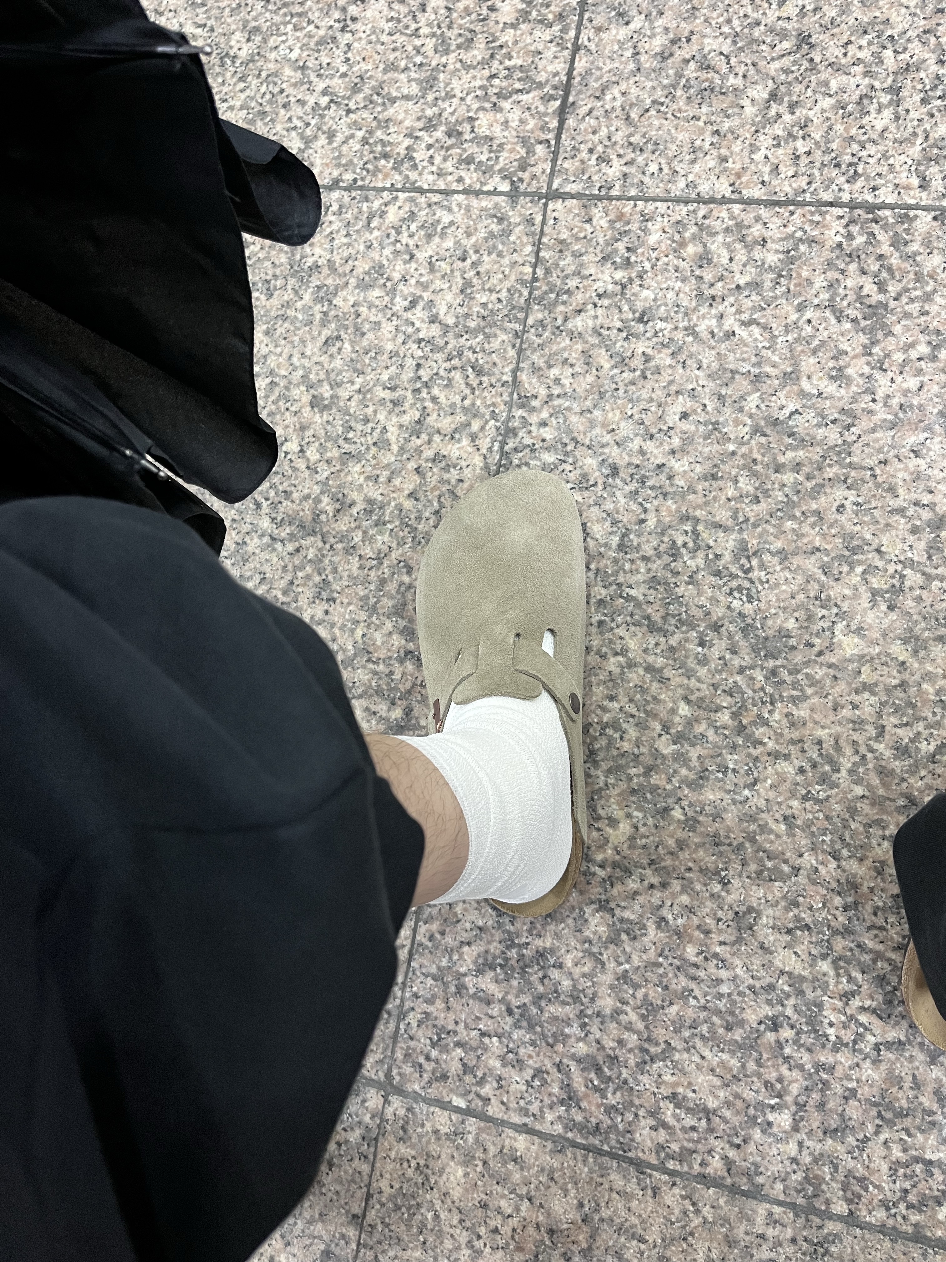 버켄스탁 보스턴 소프트 풋베드 토프 - 레귤러 착용 스타일