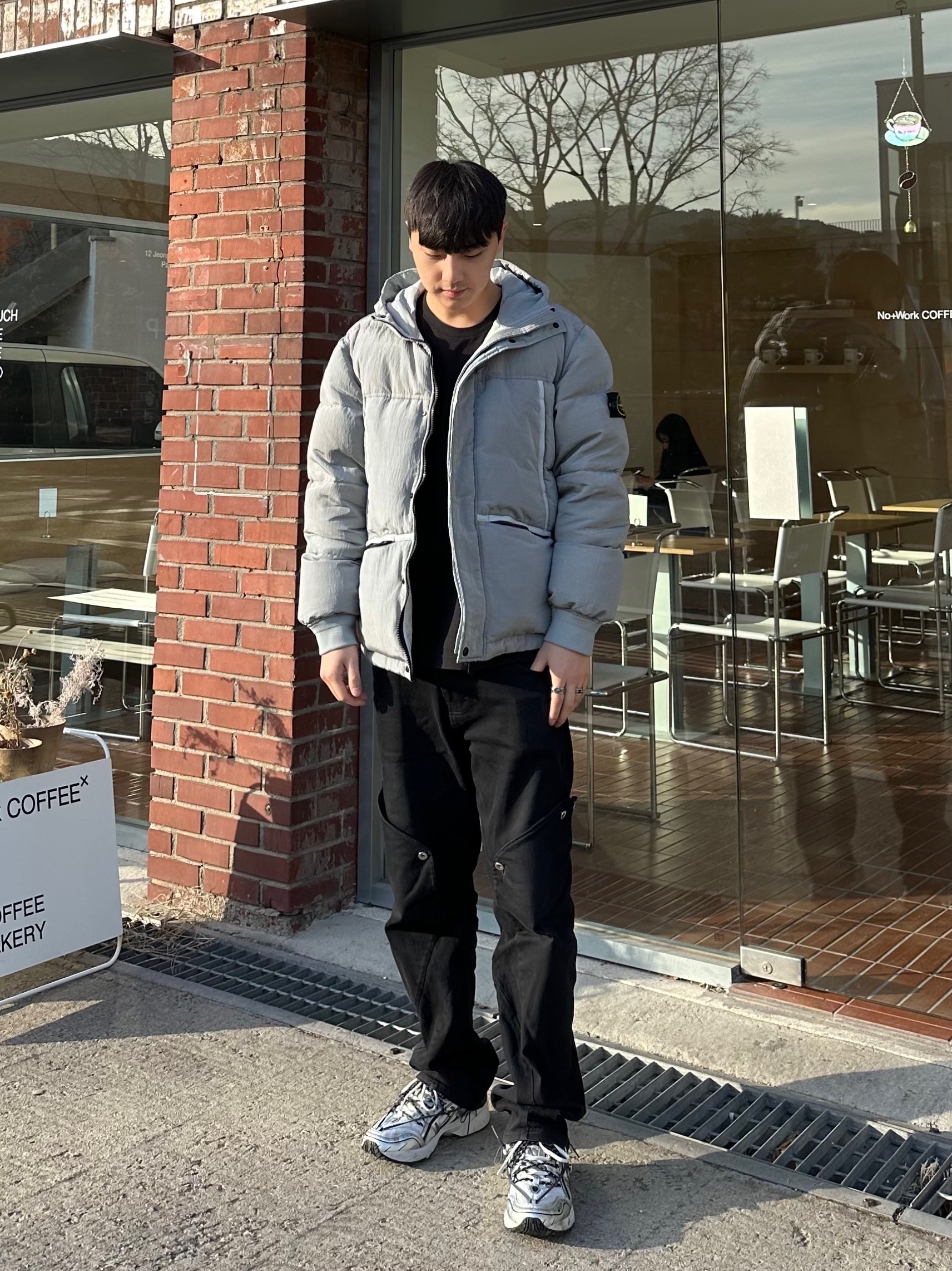 Stone Island 44508 Nylon Metal Down-TC Jacket Light Grey - 21FW, Asics x Andersson Bell Gel-1090 Glacier Grey Silver 착용 스타일