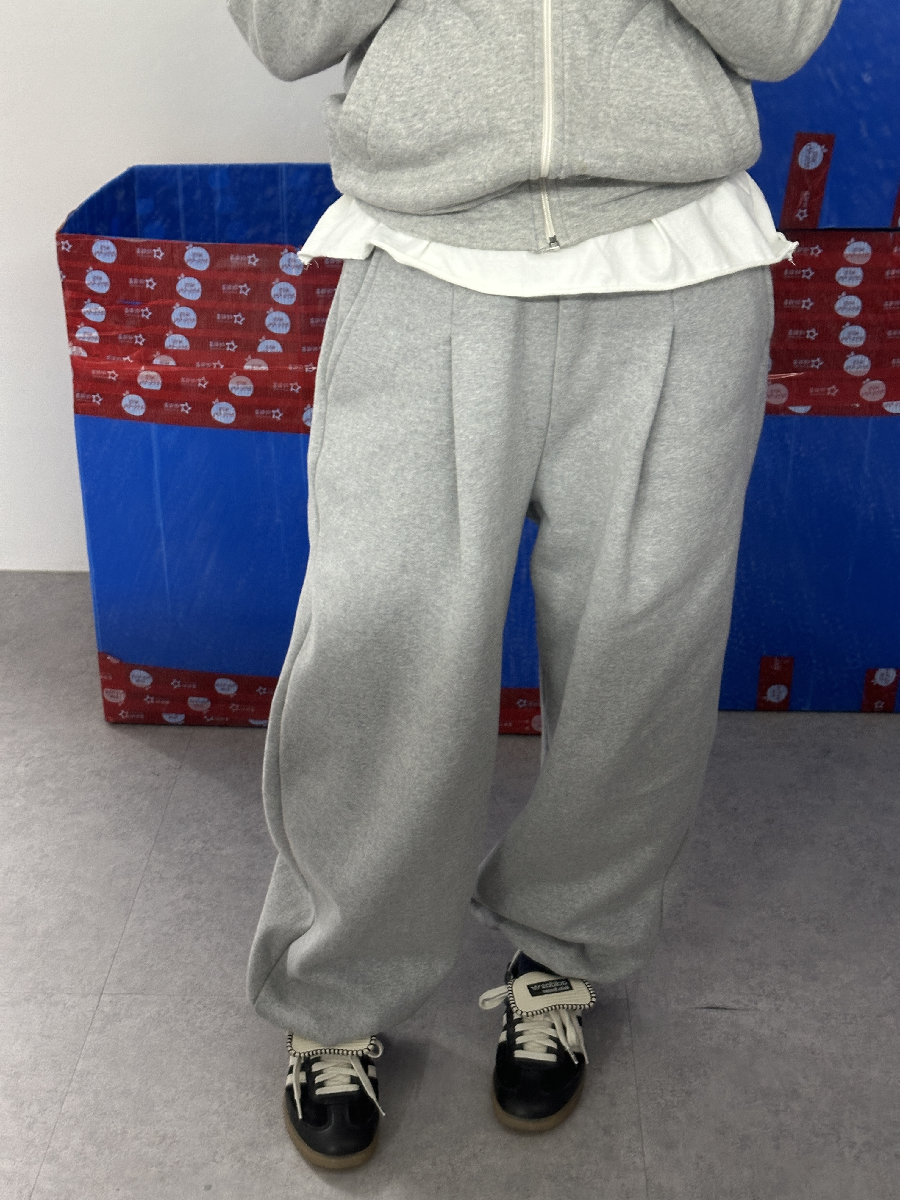 Adidas x Wales Bonner Pony Tonal Samba Core Black Cream White, (W) Play Comme des Garcons Zip Hooded Sweatshirt Black 착용 스타일 - 3