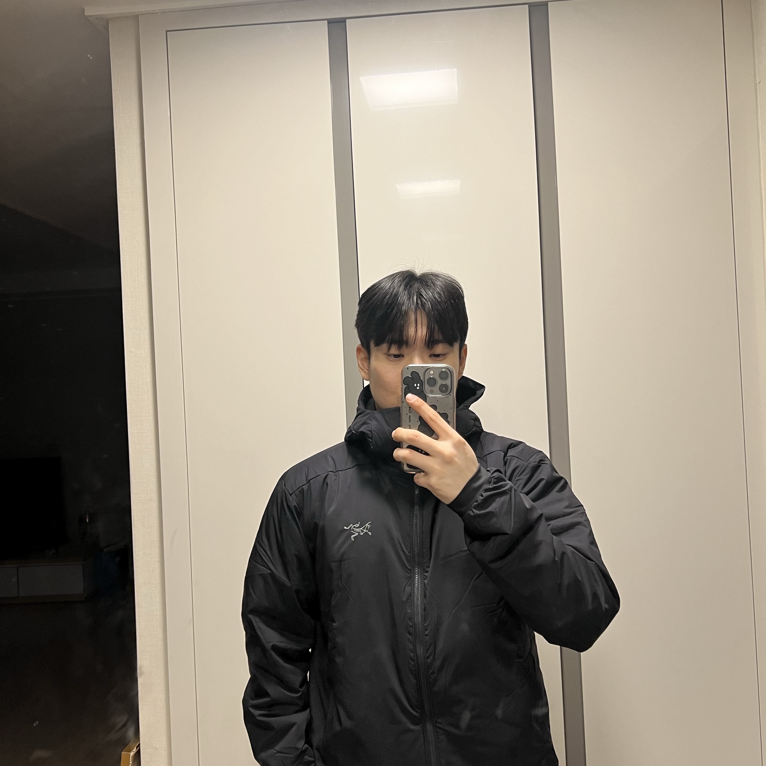 Arc'teryx Atom Heavyweight Hoody Black 착용 스타일