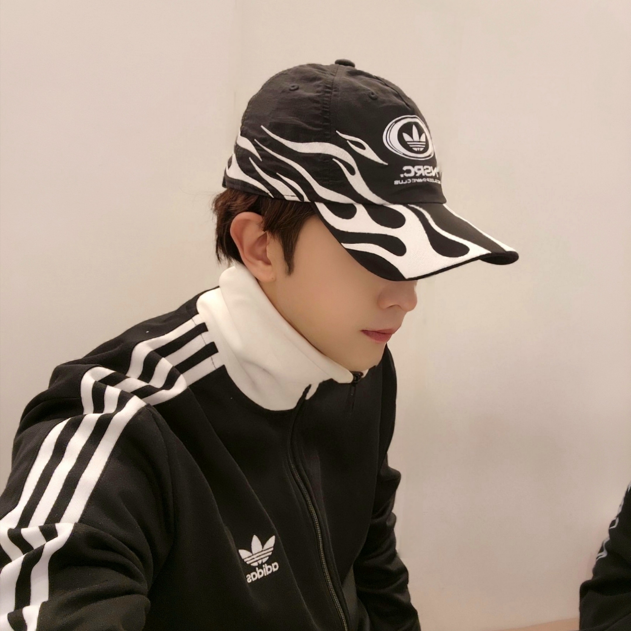 Adidas Superstar Core Black White, Adidas x NSRC Cap Black 착용 스타일 - 2