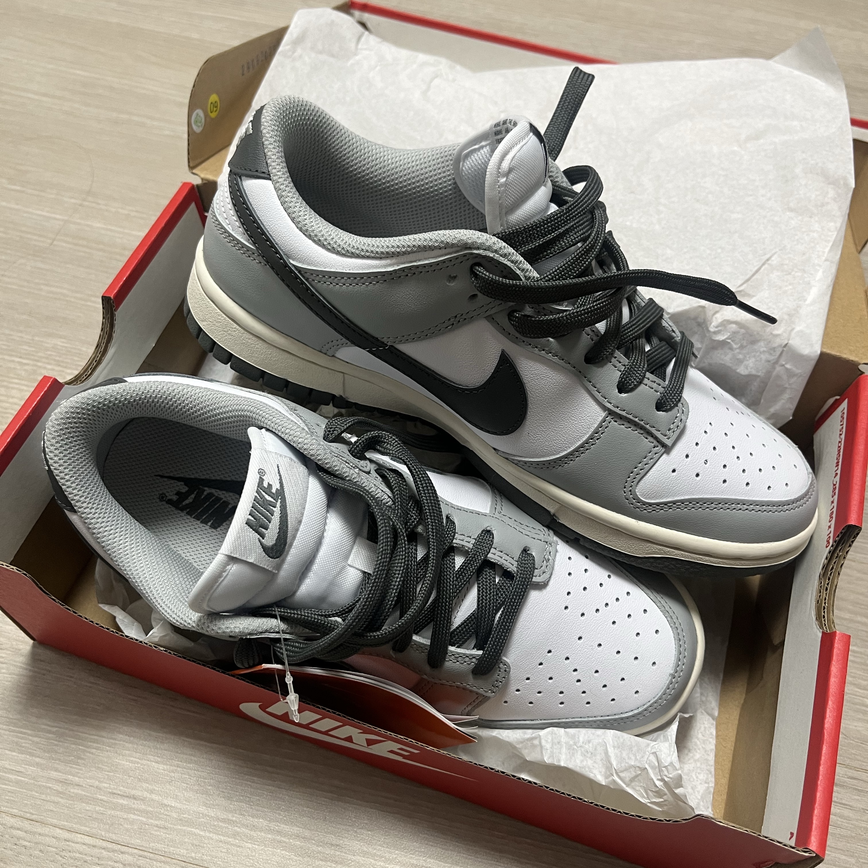 (W) Nike Dunk Low Light Smoke Grey 착용 스타일