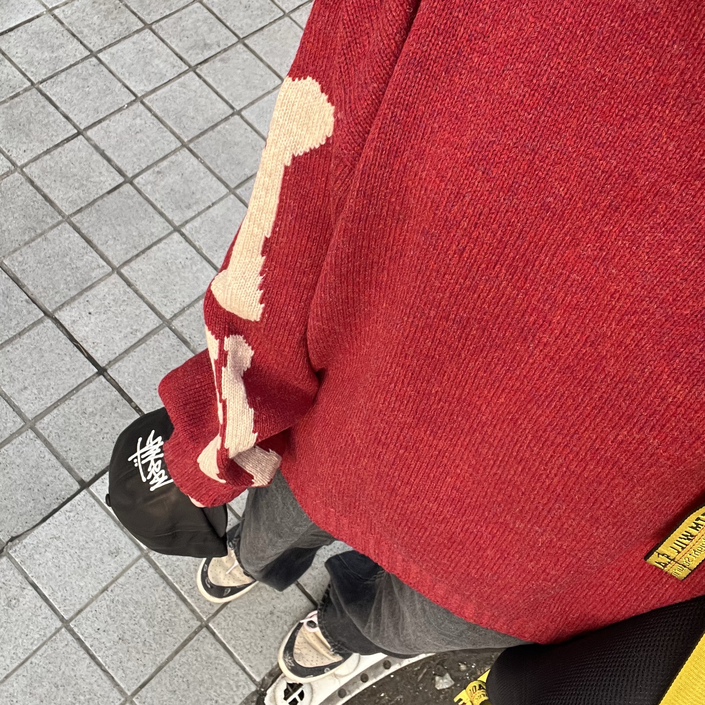 Kapital 5G Wool Bone Crewneck Sweater Red, Stussy Basic Leather Strapback Cap Black 착용 스타일