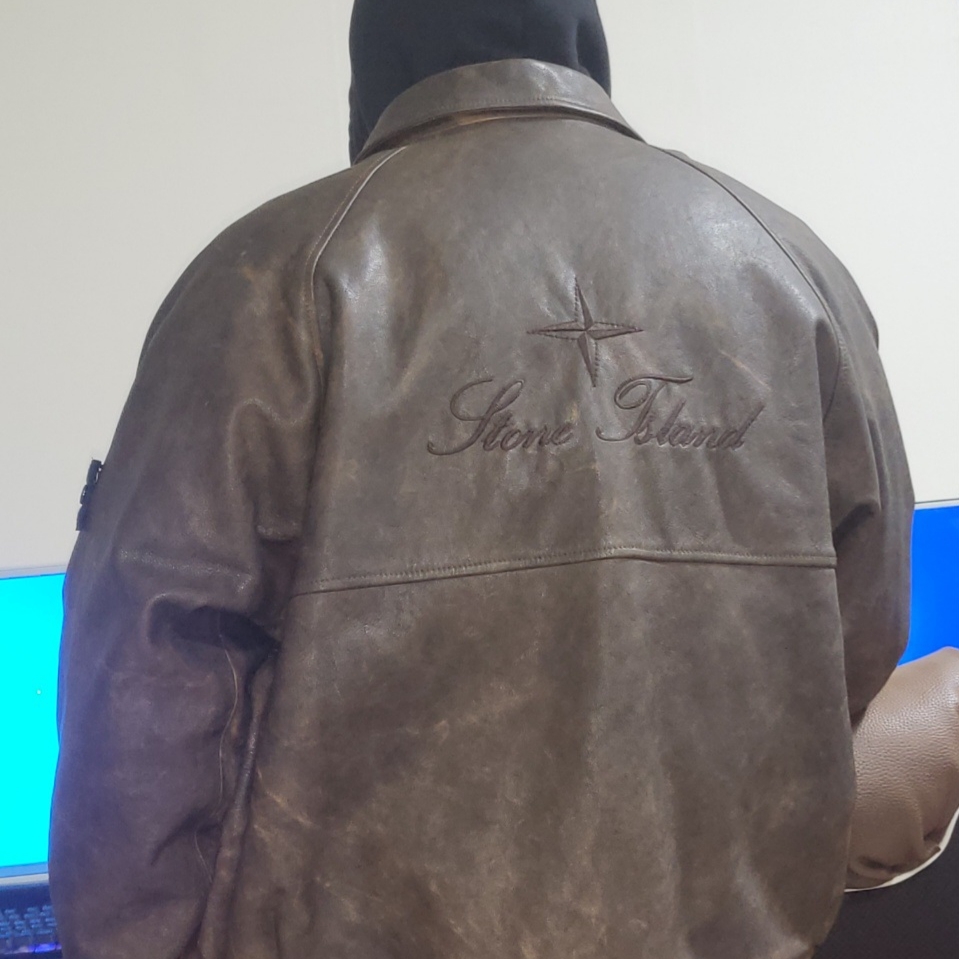 Supreme x Stone Island Leather Bomber Jacket Brown - 23FW 착용 스타일 - 2