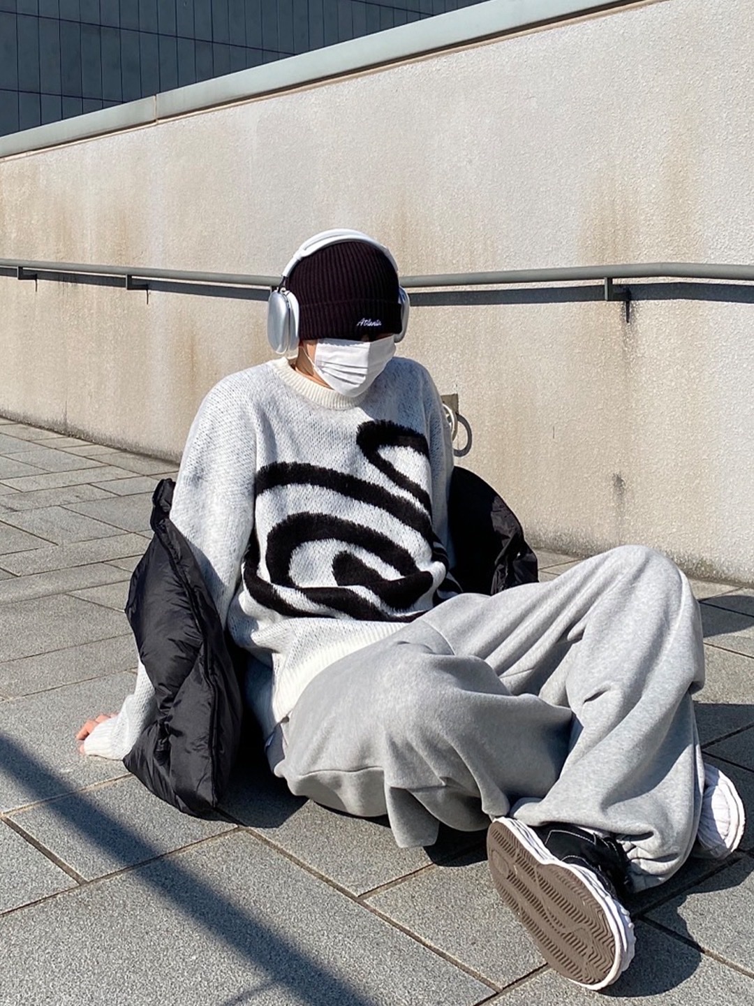 True Religion x Fetch Denim Separate Cargo Pants Black, Adidas Superstar Core Black White 착용 스타일 - 4