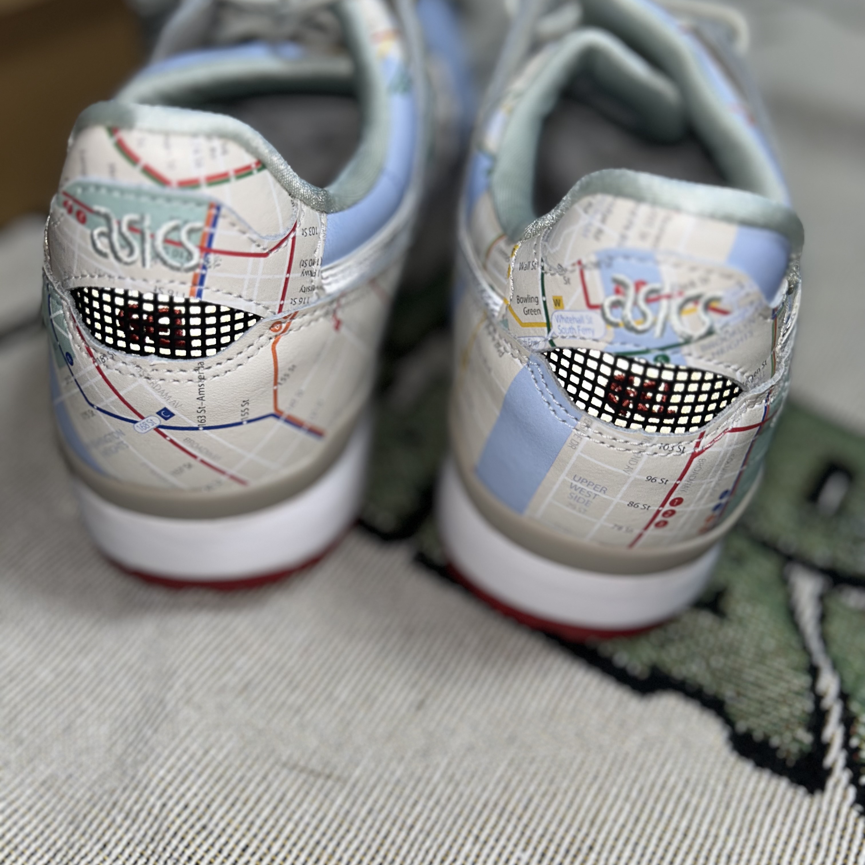 Asics x Atmos Gel-Lyte III OG Subway Pack NYC 착용 스타일 - 5