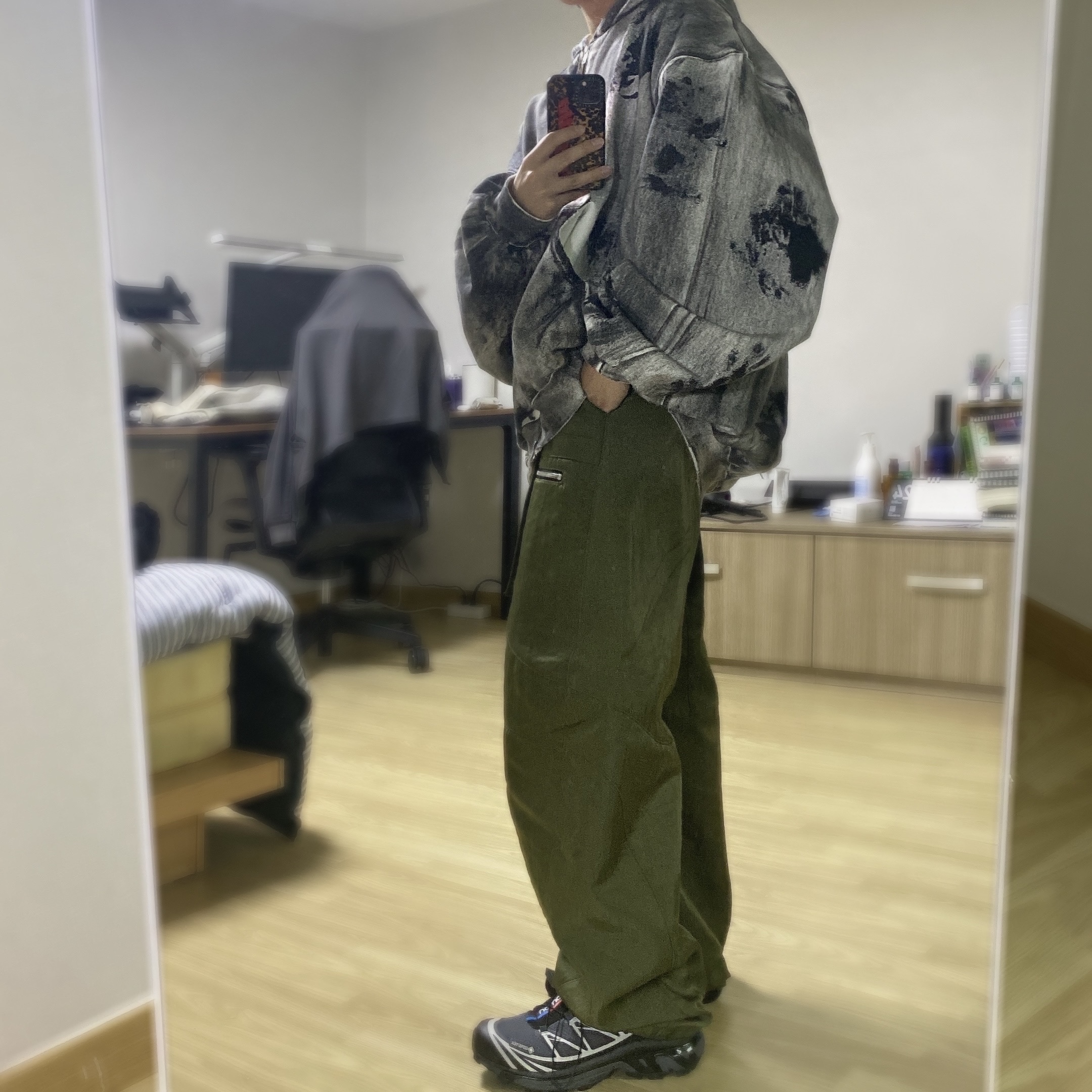 Salomon XT-6 Gore-Tex Black Ebony 착용 스타일