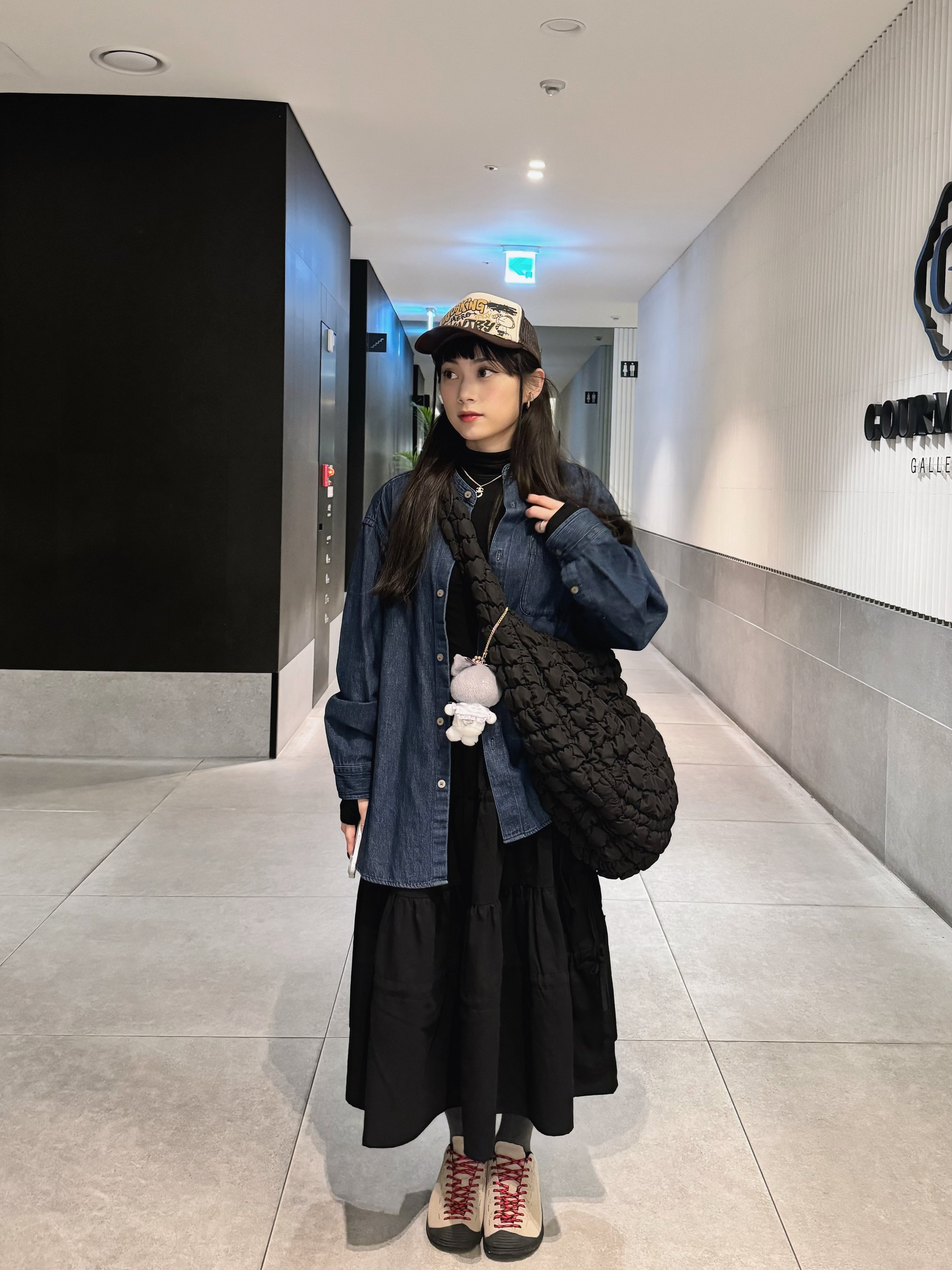 Kapital Working Hero Track Cap Kinari Brown, (W) Keen Jasper Suede Sneakers Silver Mink 착용 스타일 - 1