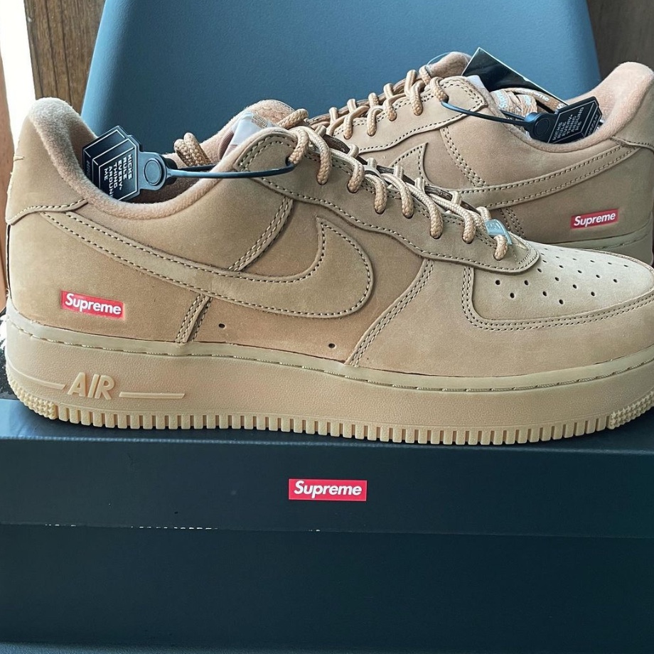 Nike x Supreme Air Force 1 Low Flax 착용 스타일 - 1